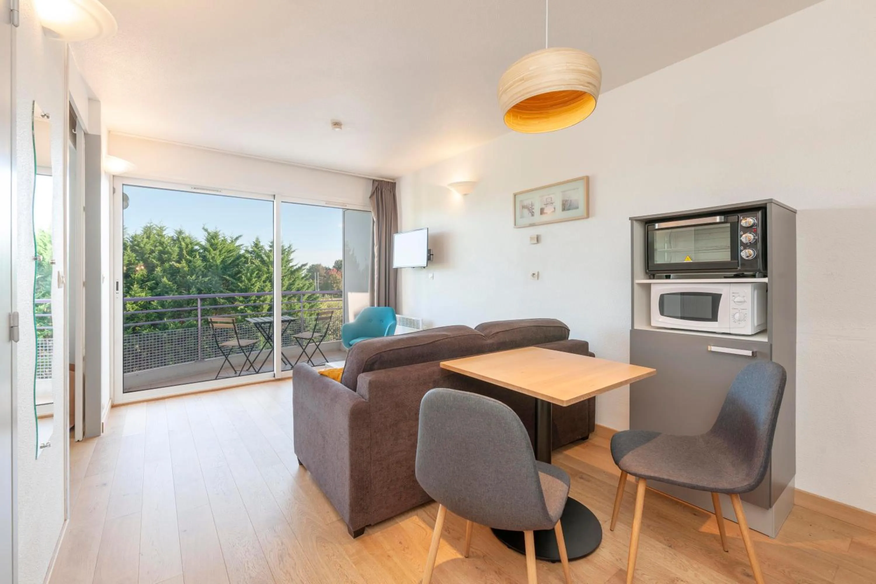 Kitchen or kitchenette in CERISE Dax - Les Jardins du Lac