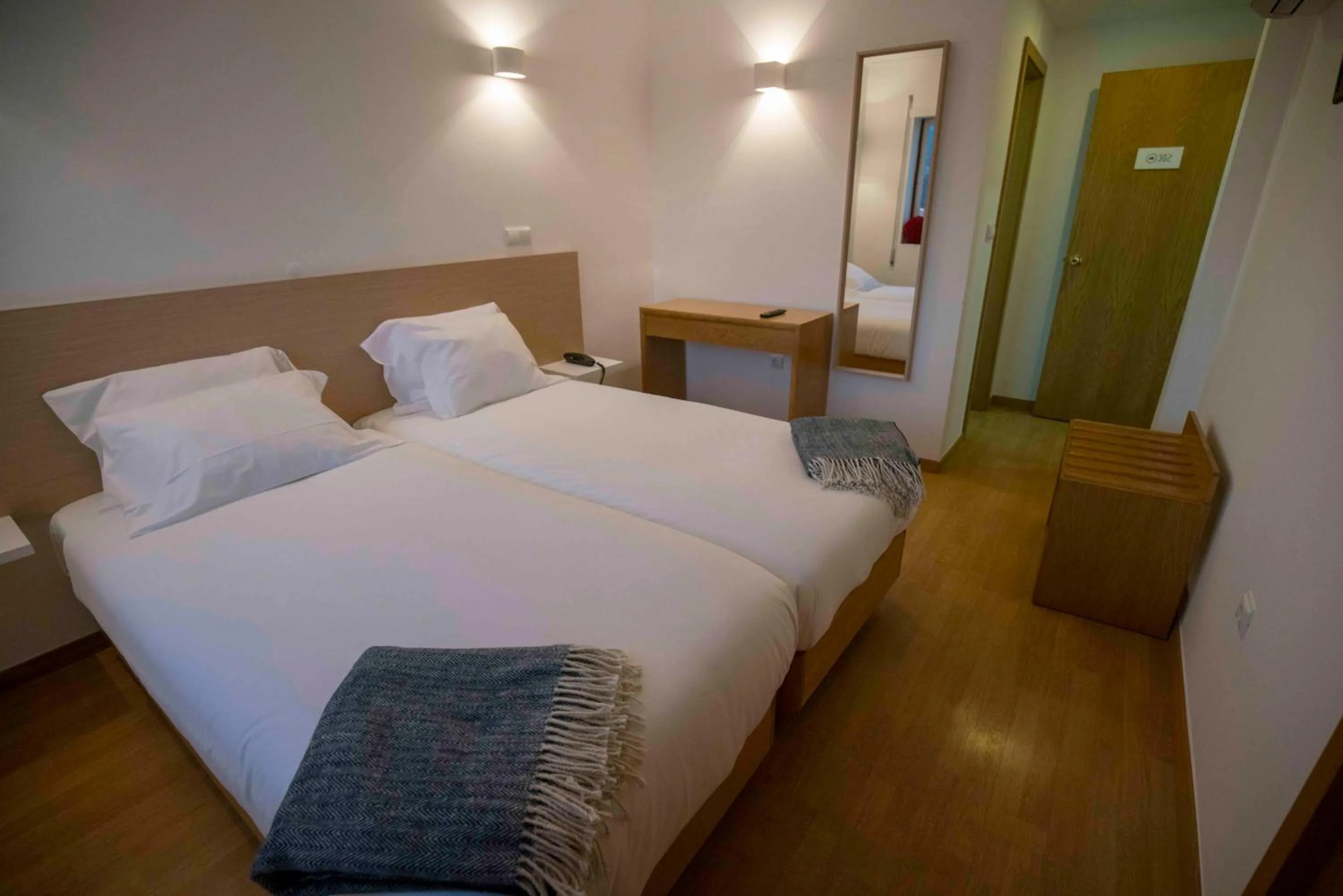 Landmark view, Bed in Baixa Hotel