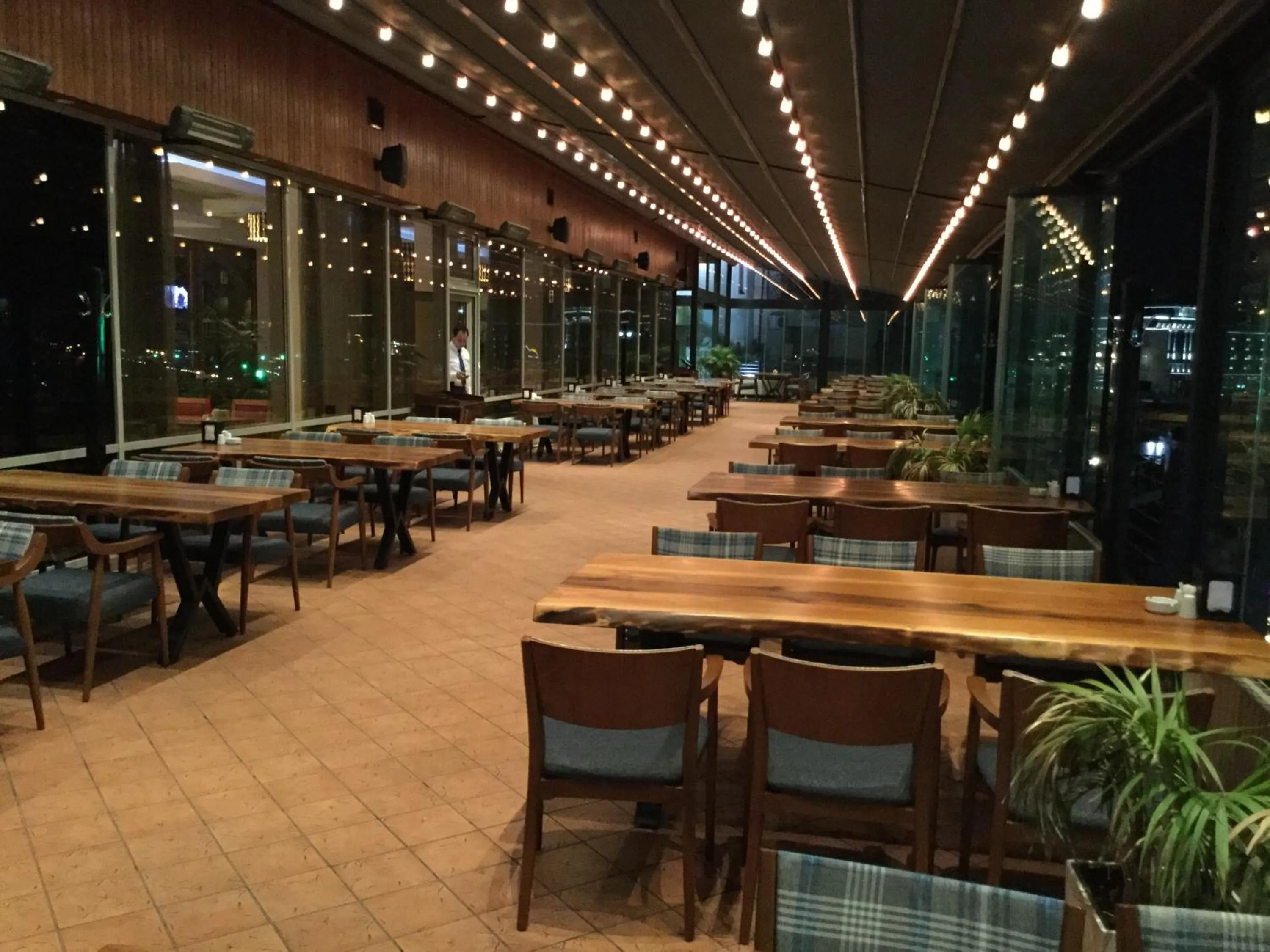 Restaurant/places to eat in Riviera Hotel