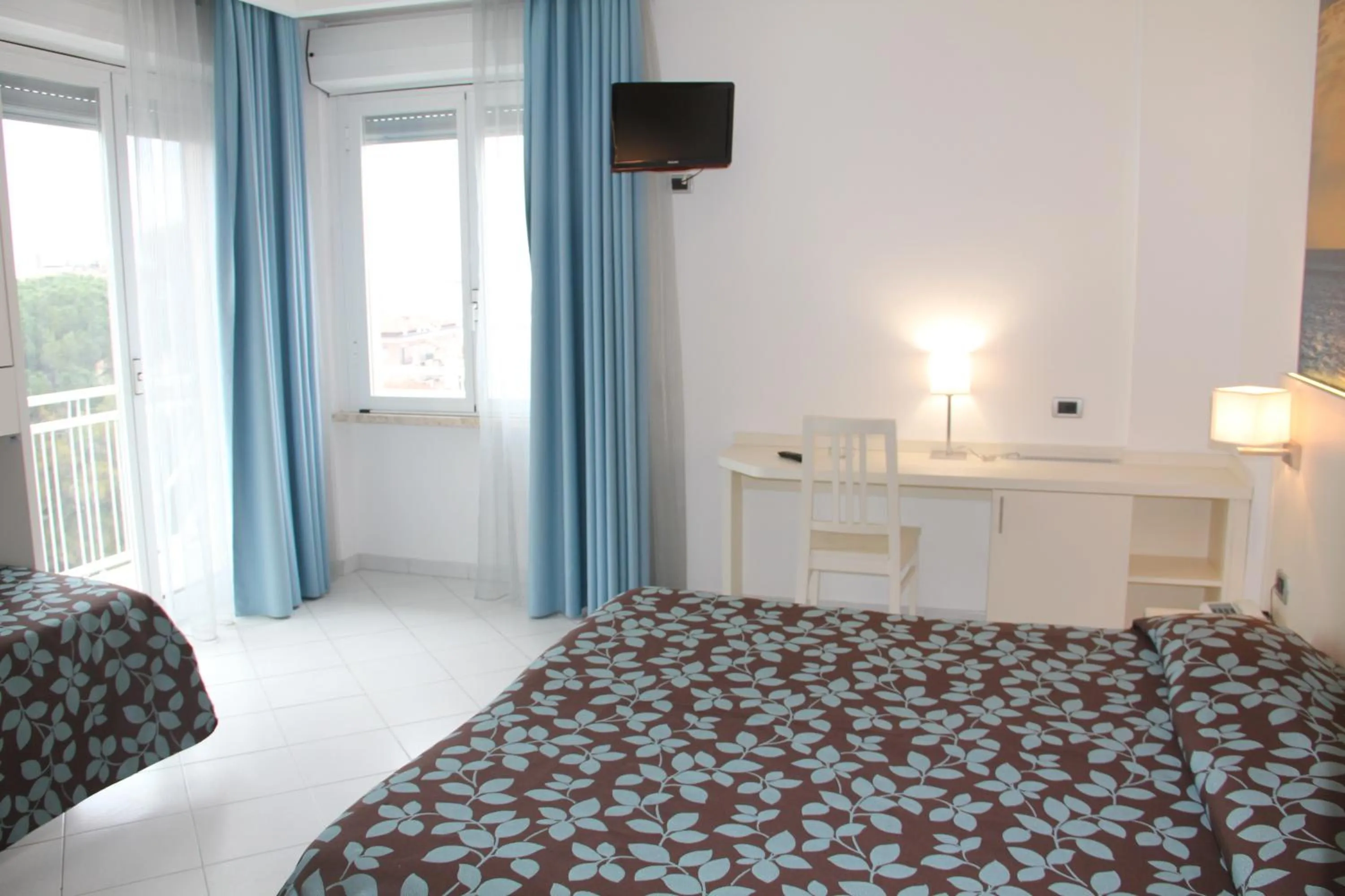 Photo of the whole room, Bed in Hotel Garden