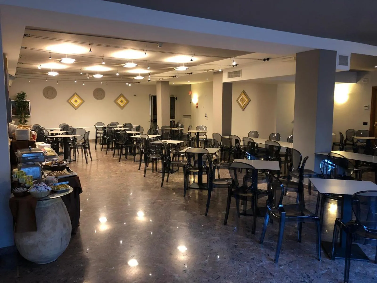 Breakfast in Hotel Garden