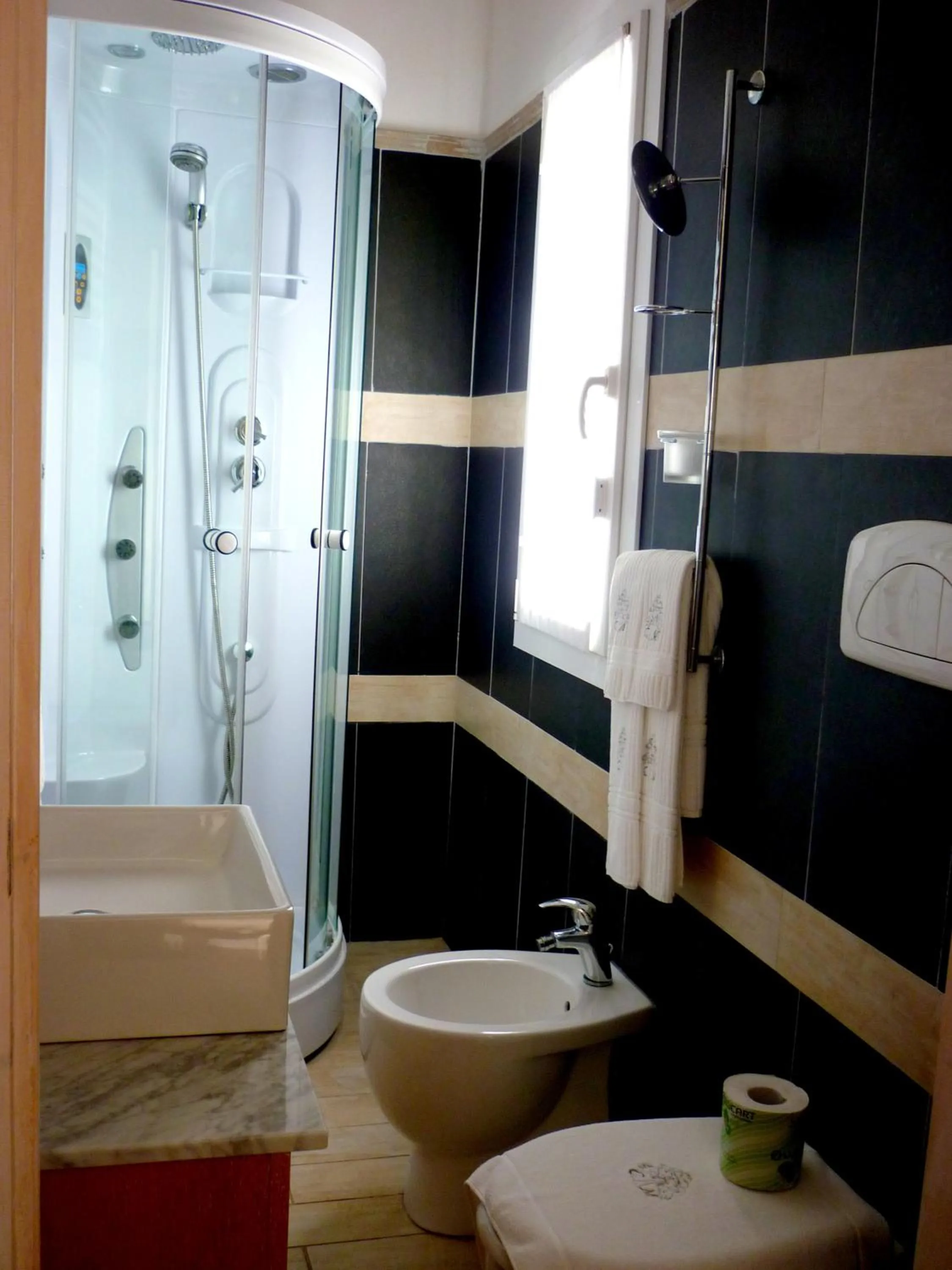 Shower in Costa Morroni