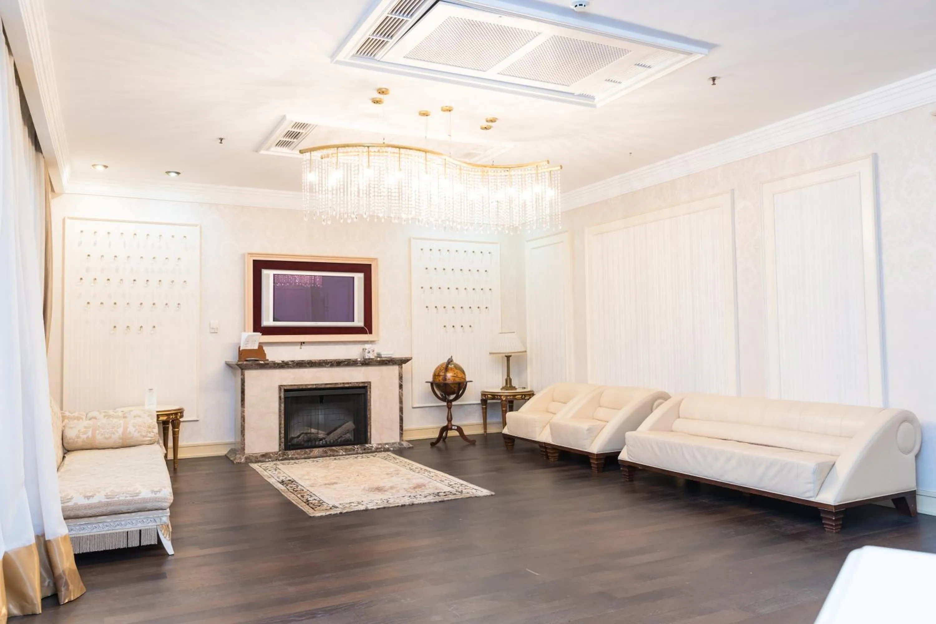 Living room in Excelsior Hotel & Spa Baku