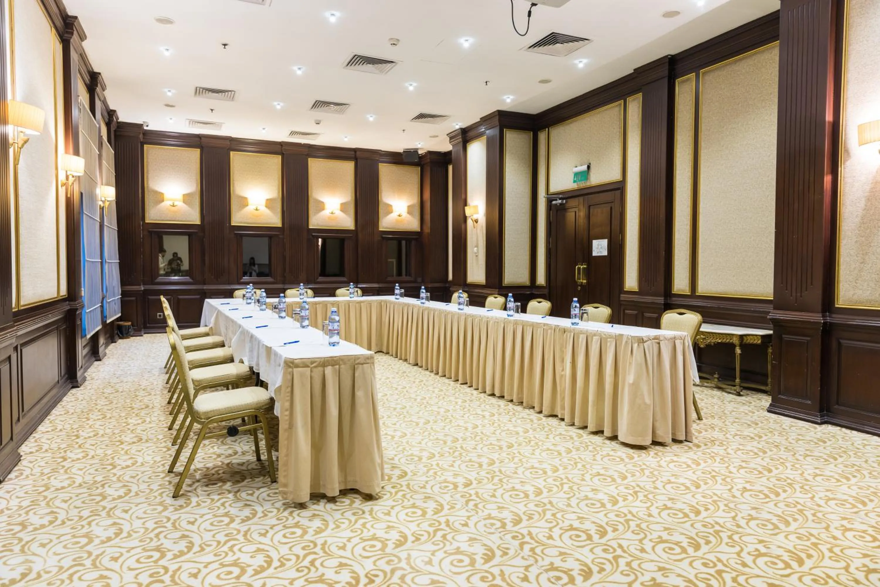 Business facilities in Excelsior Hotel & Spa Baku