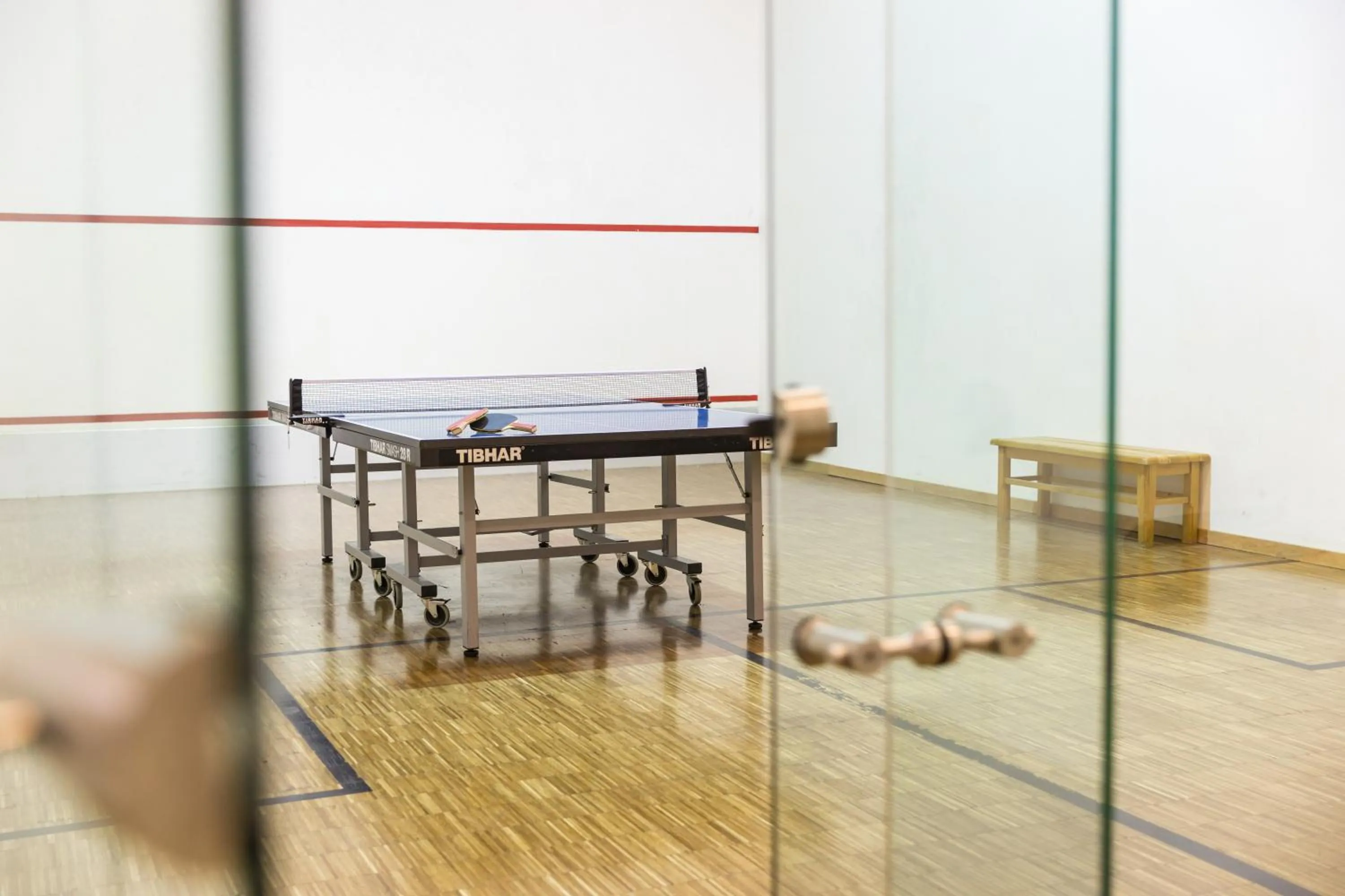 Tennis court in Excelsior Hotel & Spa Baku