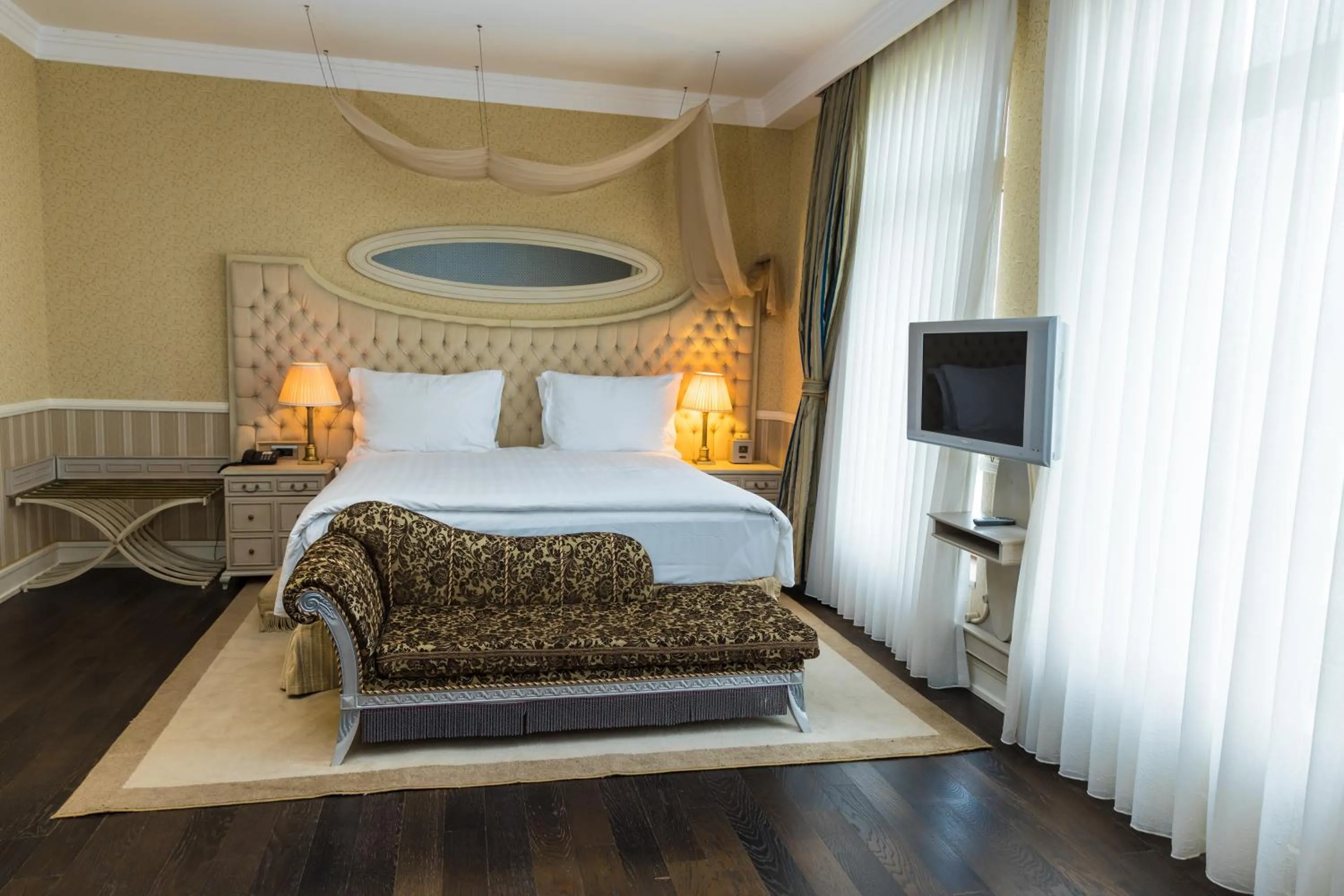 Bed in Excelsior Hotel & Spa Baku