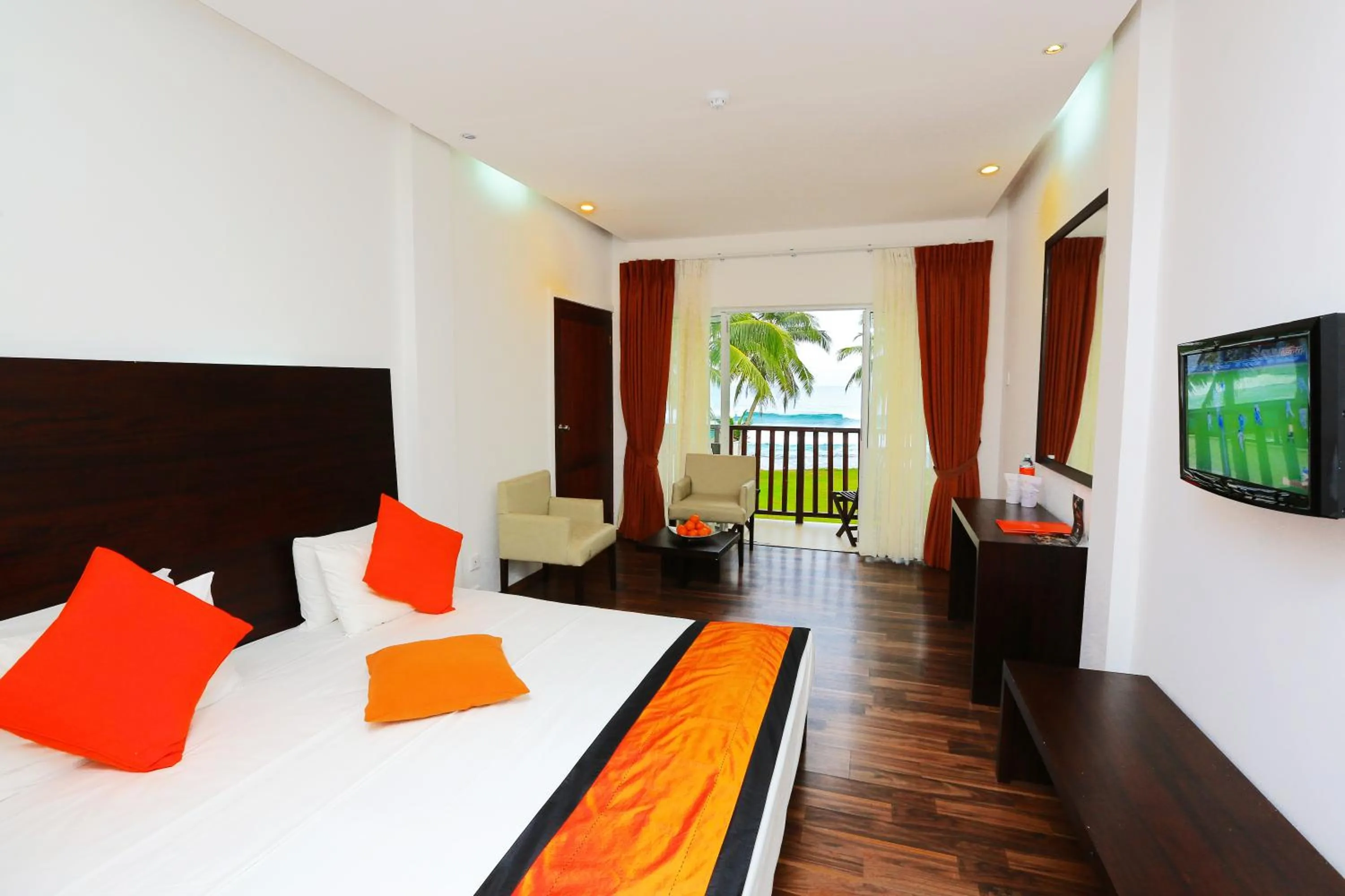 Photo of the whole room, Bed in Citrus Hikkaduwa