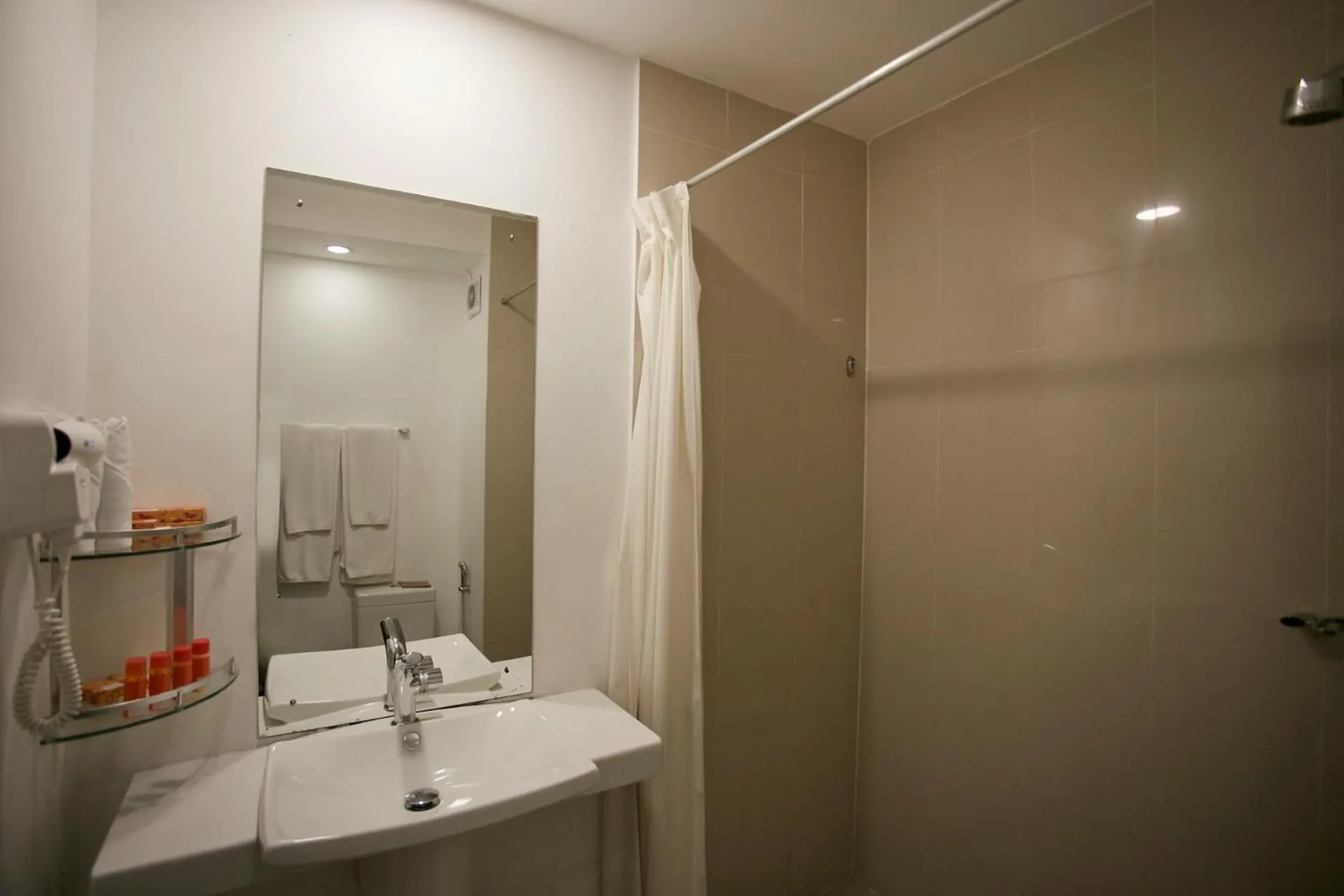 Bathroom in Citrus Hikkaduwa