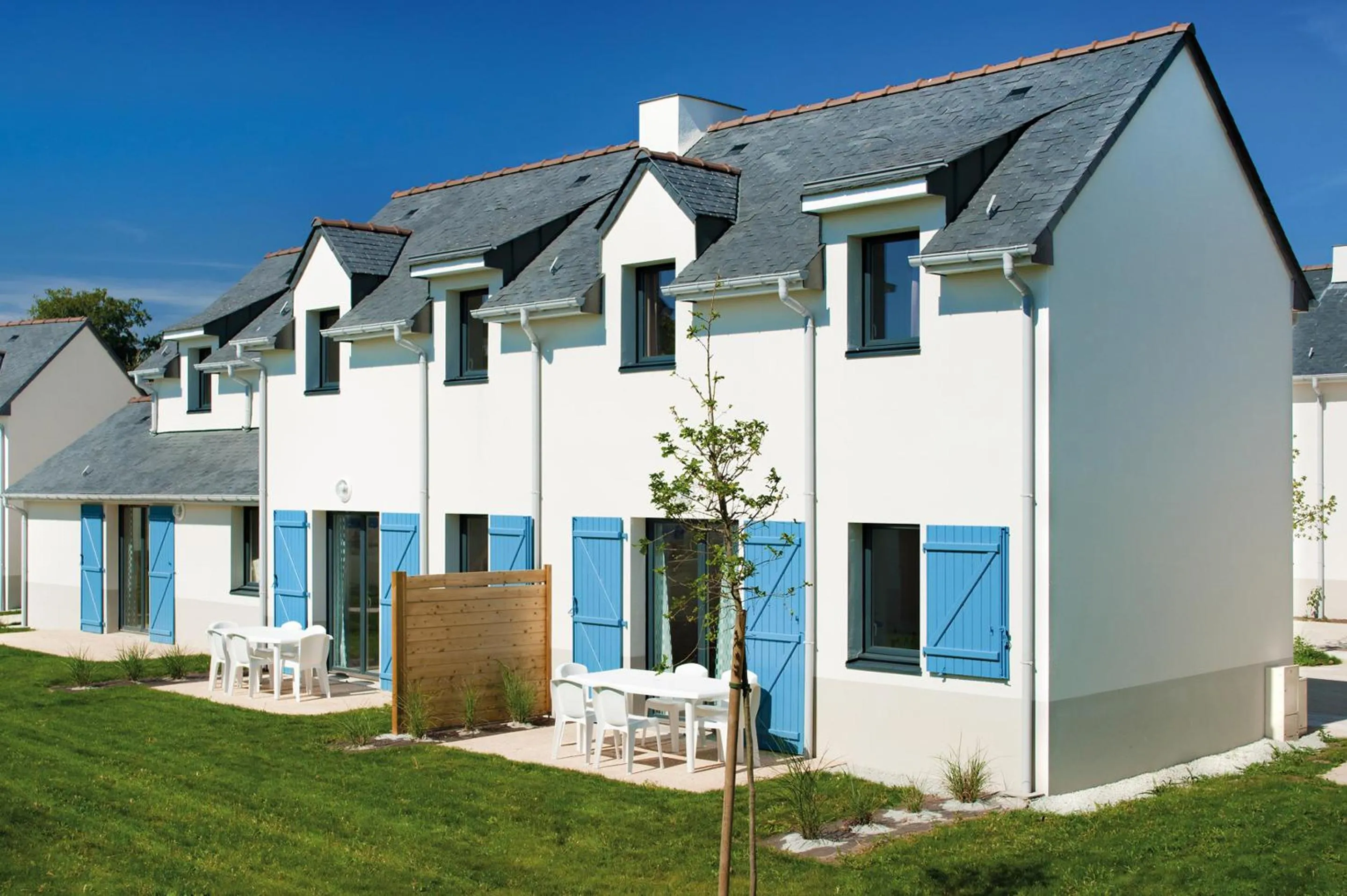Facade/entrance in Lagrange Vacances Domaine de Val Queven