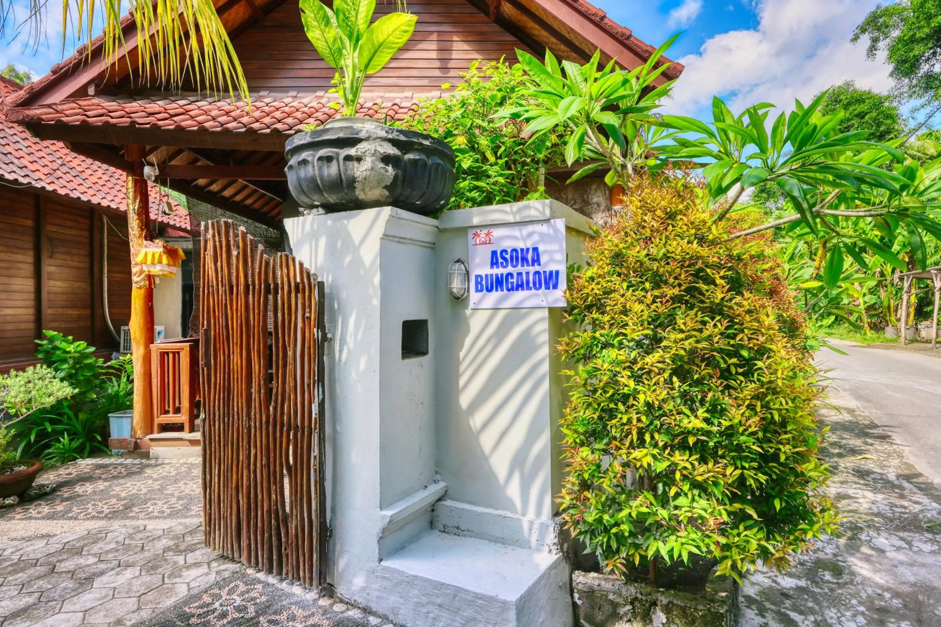 Facade/entrance in Asoka Bungalows
