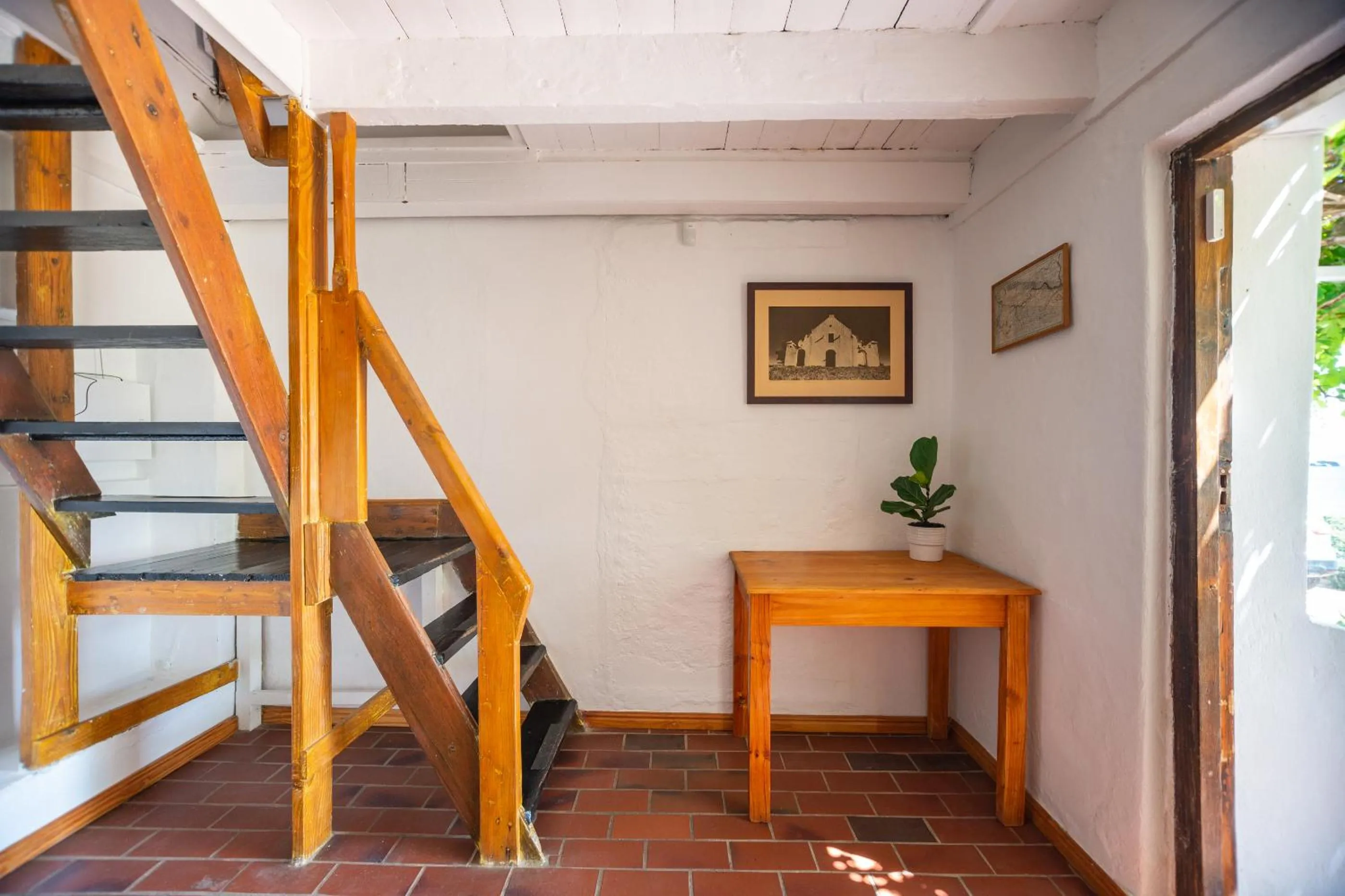 Facade/entrance in Bosky Dell on Boulders Beach