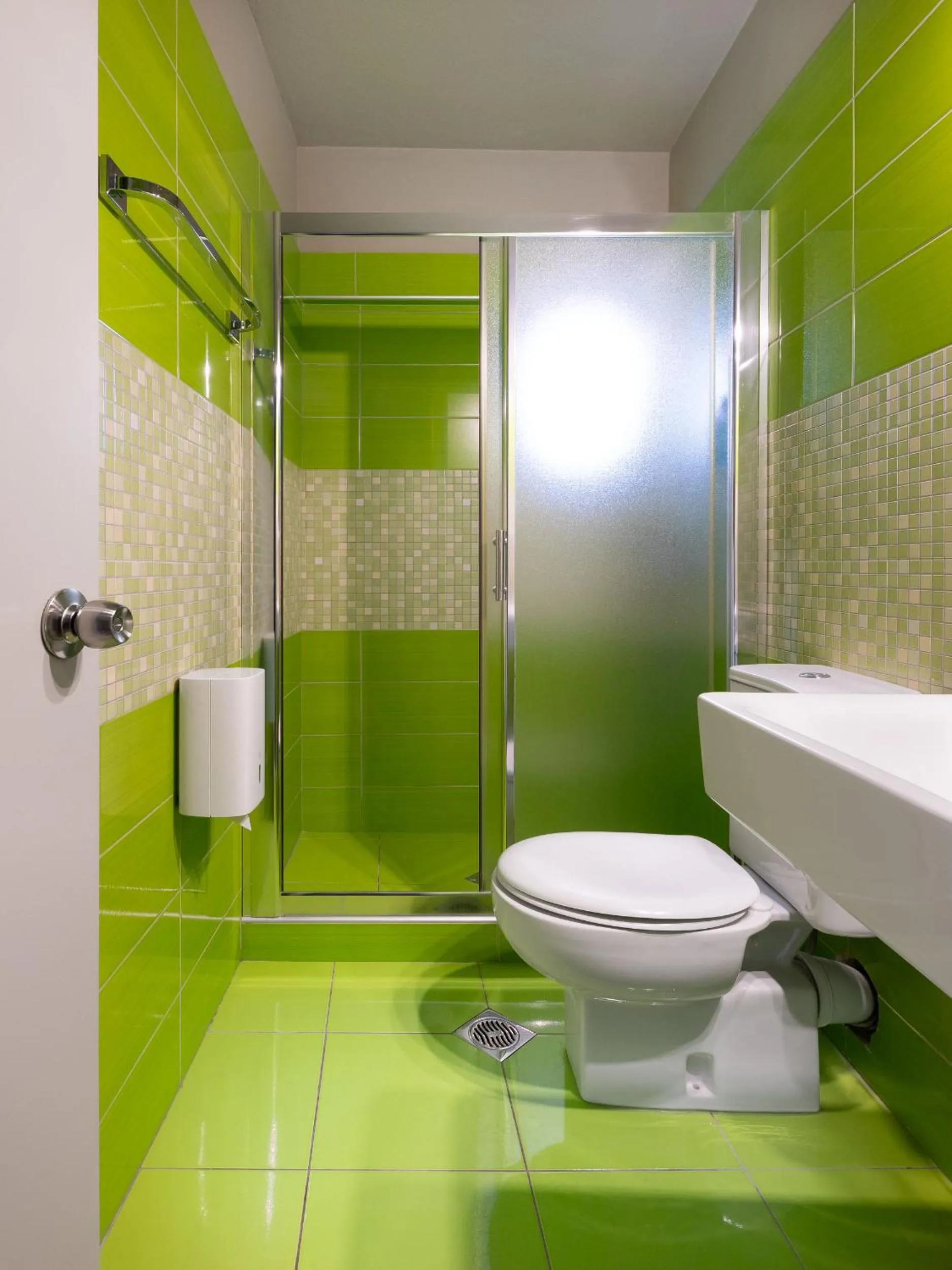 Shower in Hotel Nafpaktos