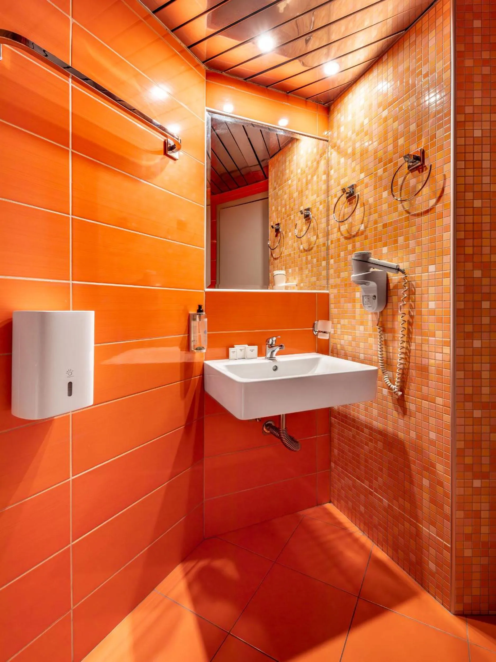 Shower in Hotel Nafpaktos