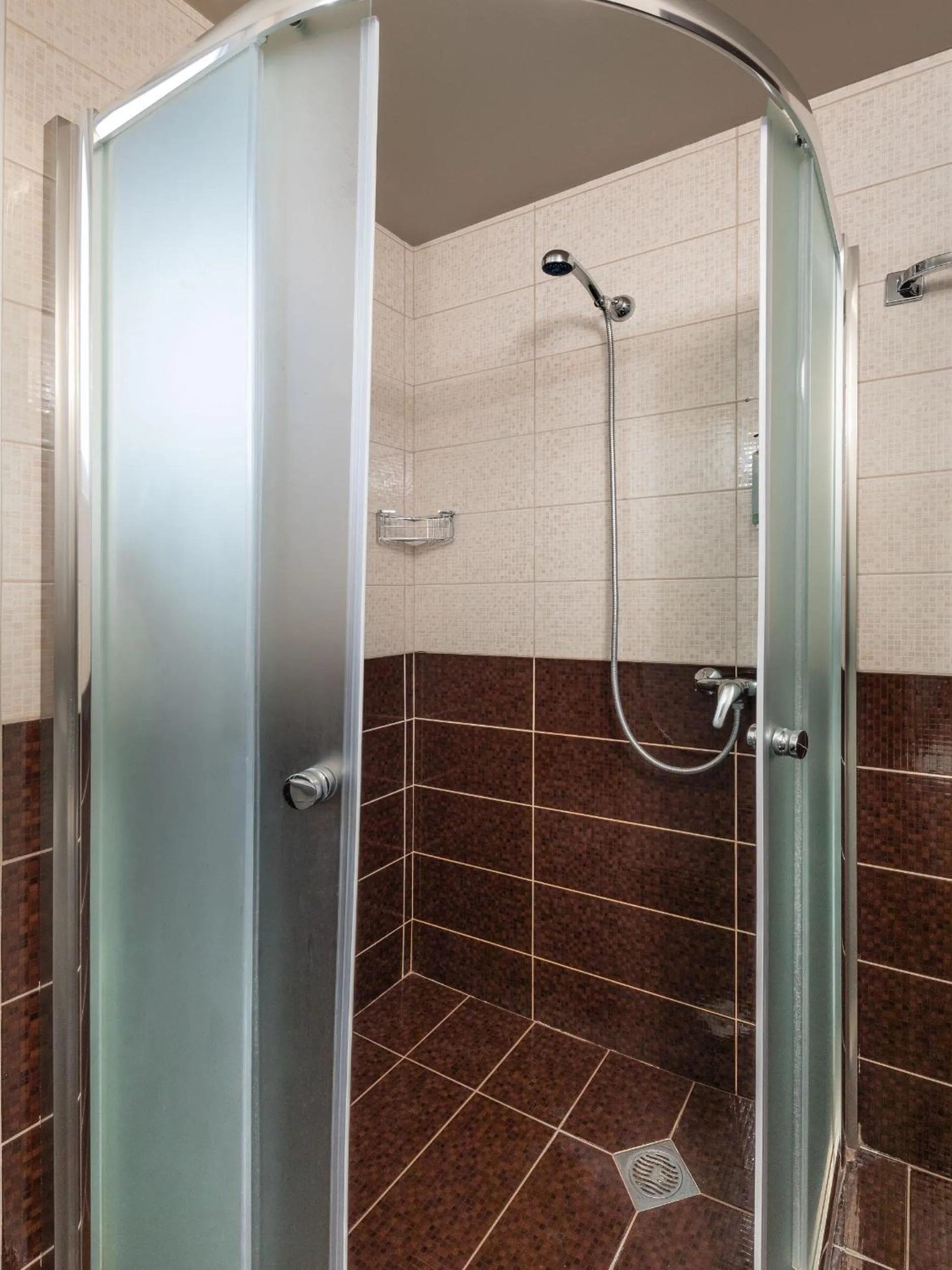 Shower in Hotel Nafpaktos