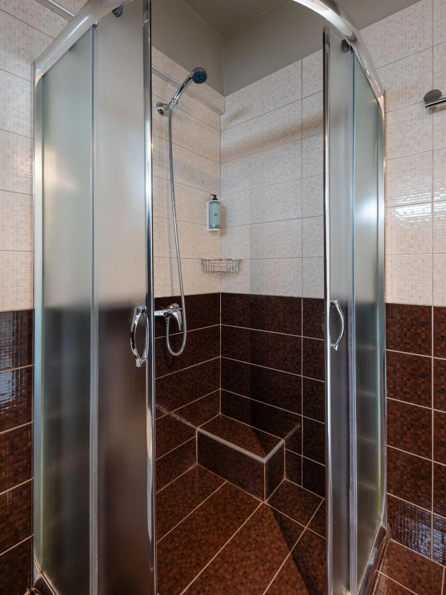 Shower in Hotel Nafpaktos