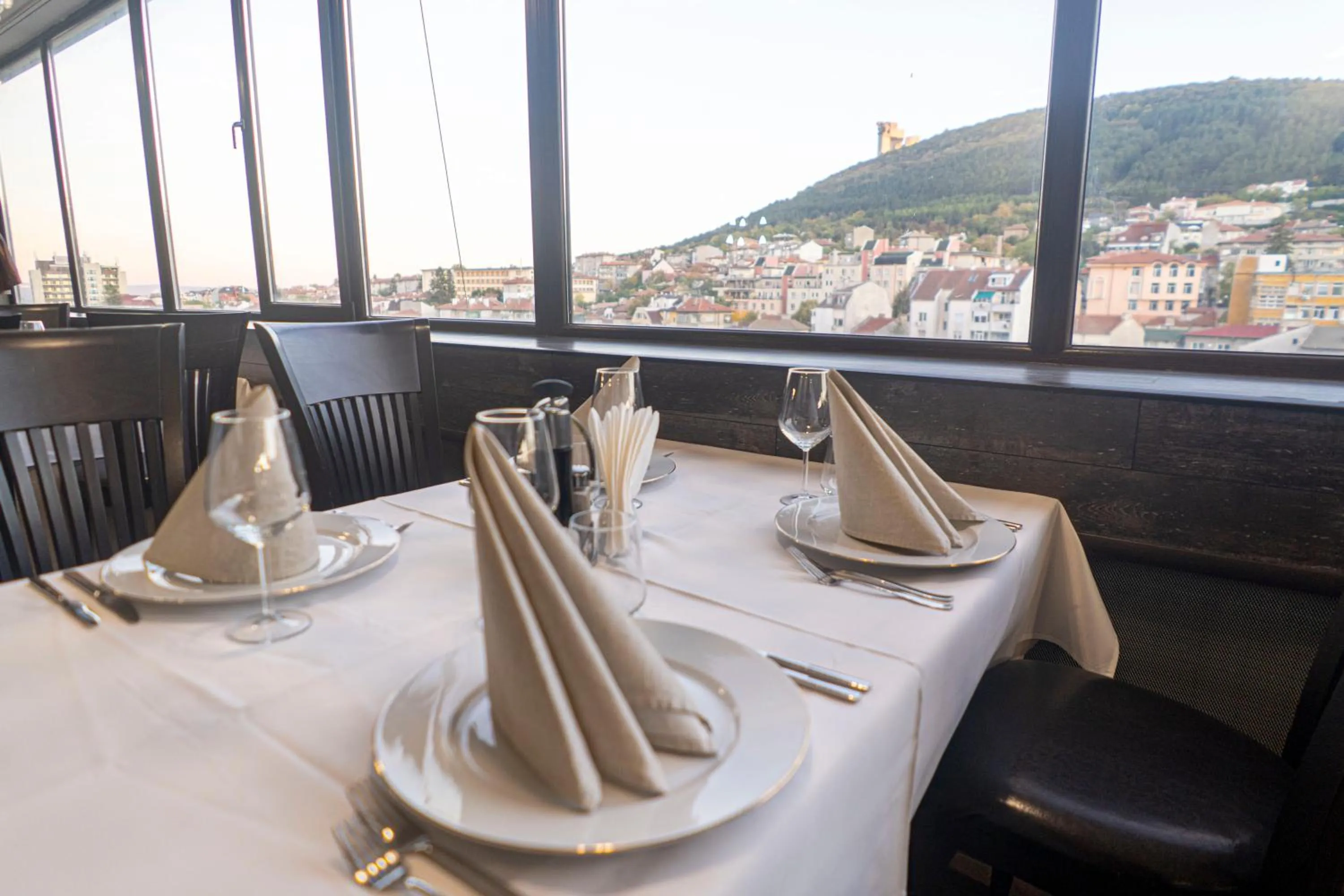 Restaurant/places to eat in Grand Hotel Shumen