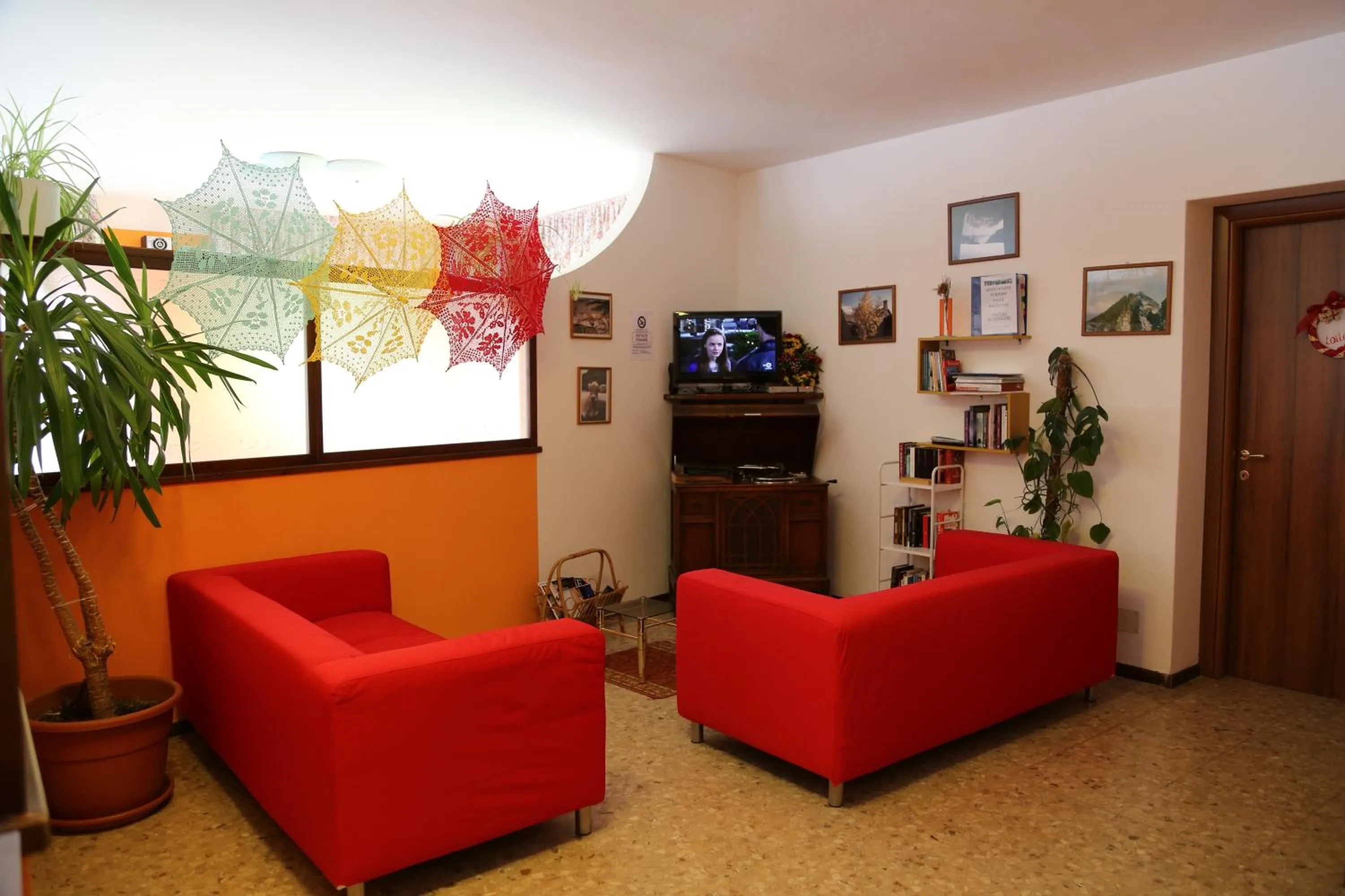 Communal lounge/ TV room in Da Cecilia