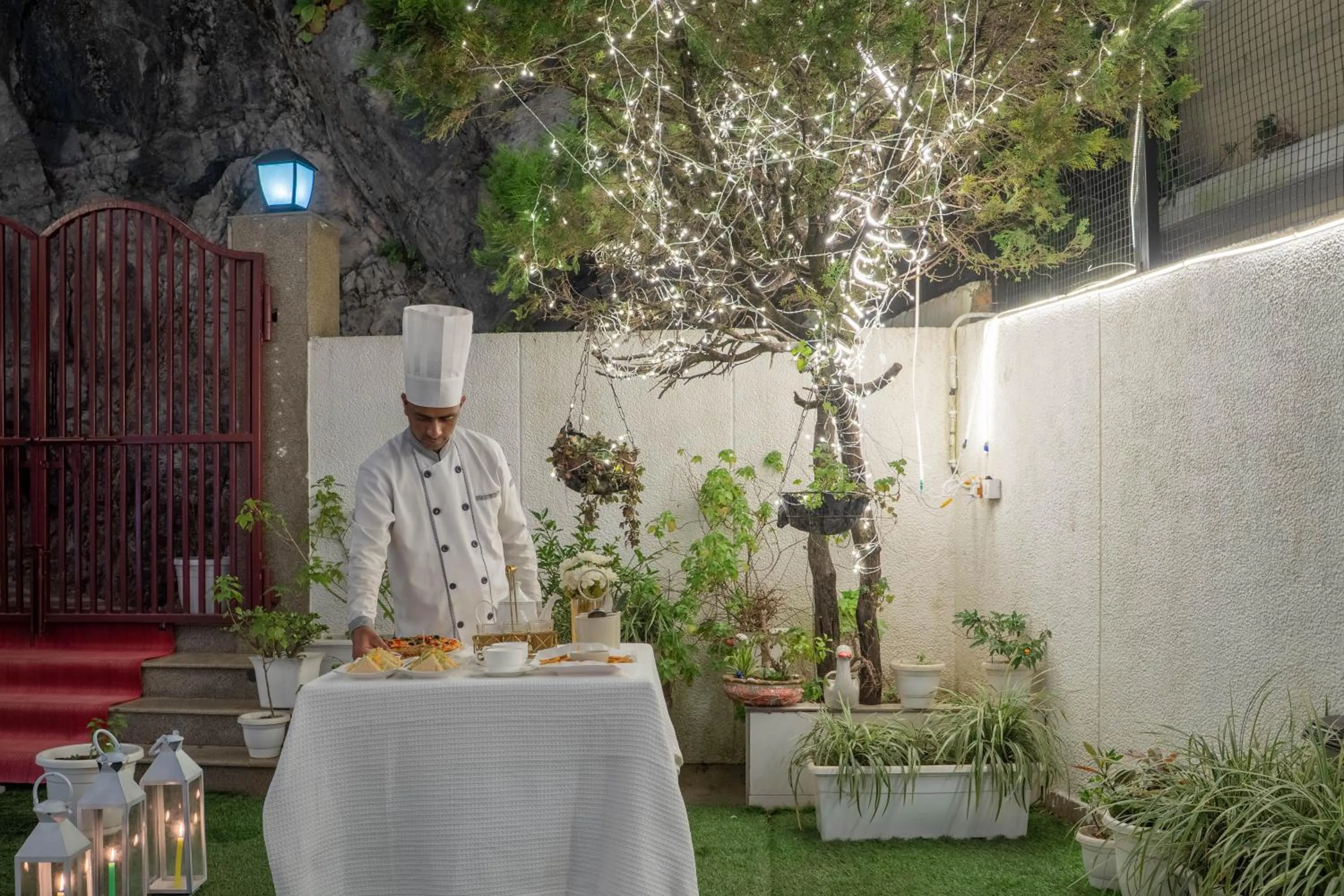 Food in Perfectstayz Premium The Pride at mall road