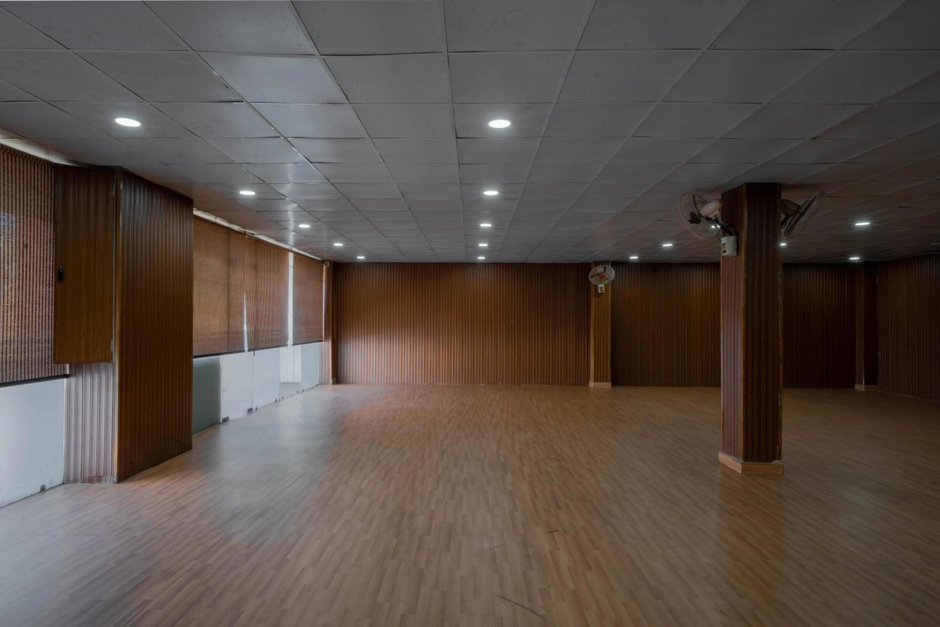 Banquet/Function facilities in Perfectstayz Premium The Pride at mall road