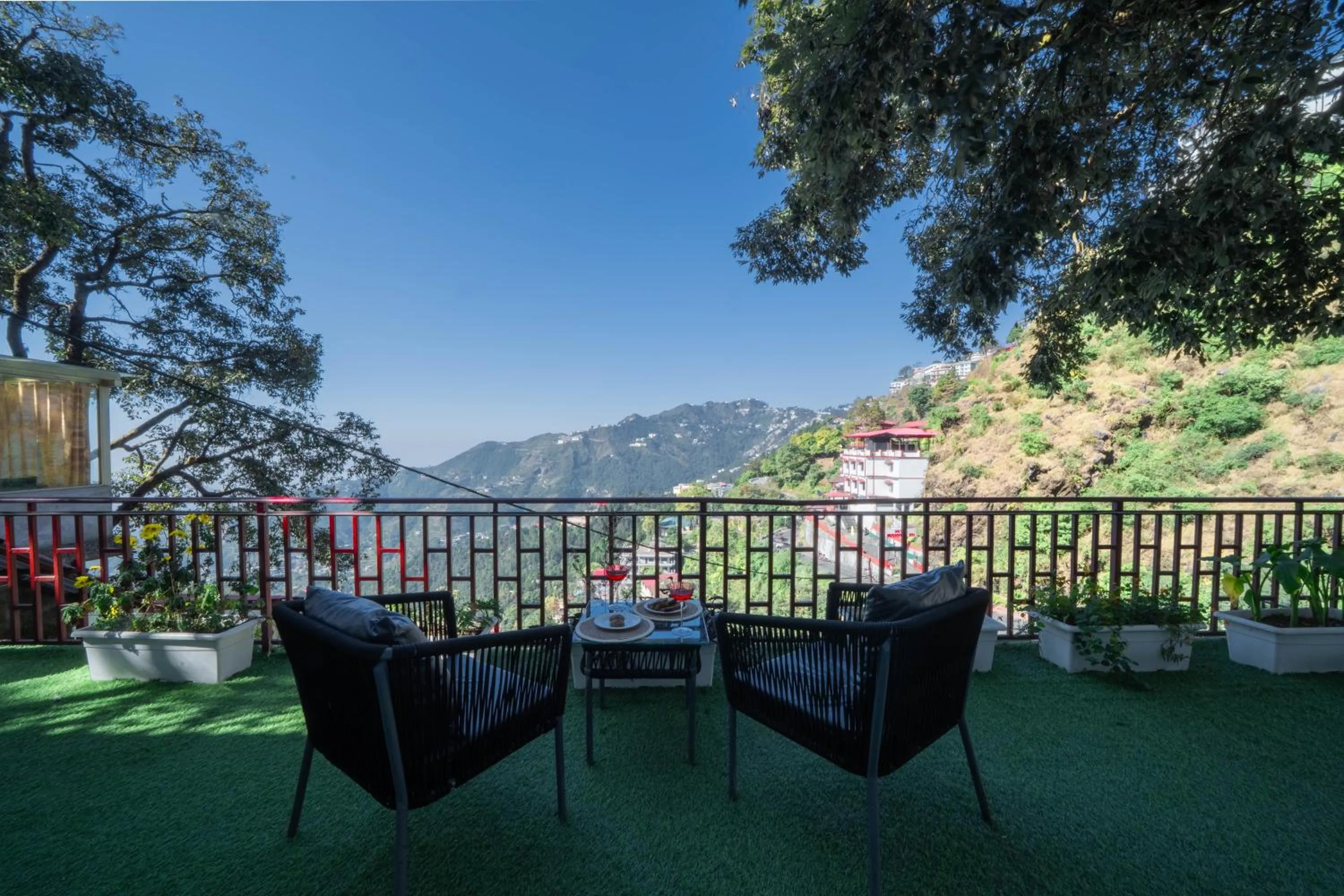 Garden in Perfectstayz Premium The Pride at mall road