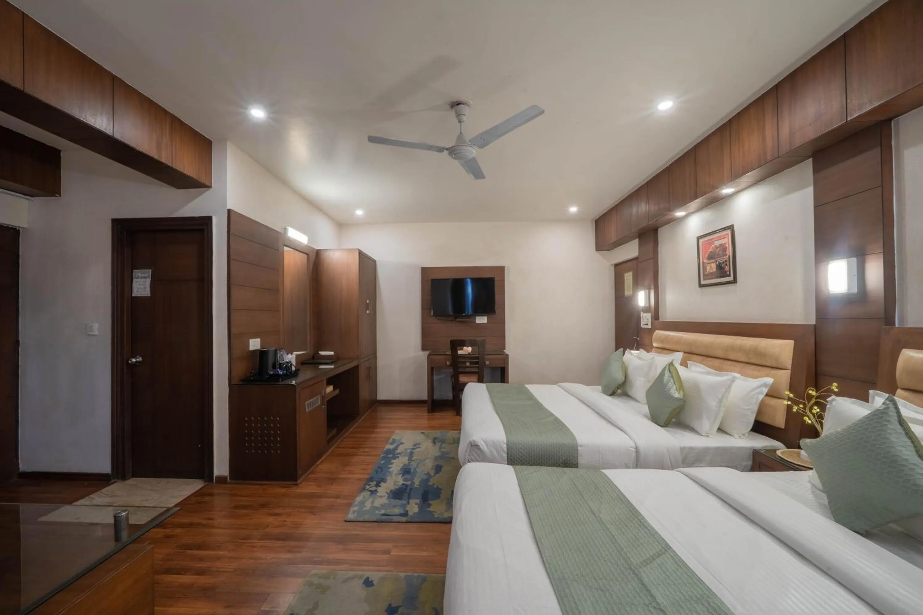 Bed in Perfectstayz Premium The Pride at mall road