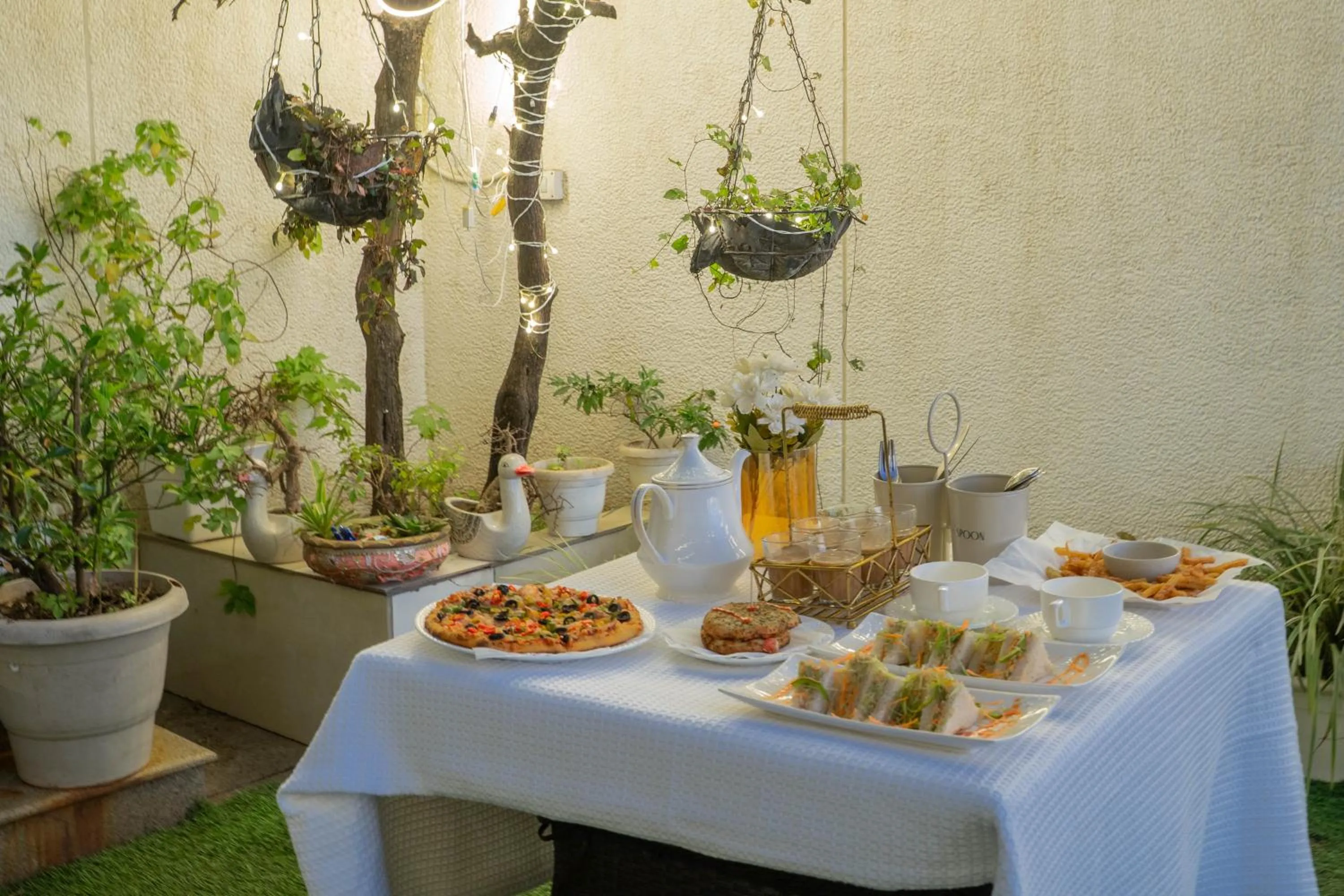 Food in Perfectstayz Premium The Pride at mall road