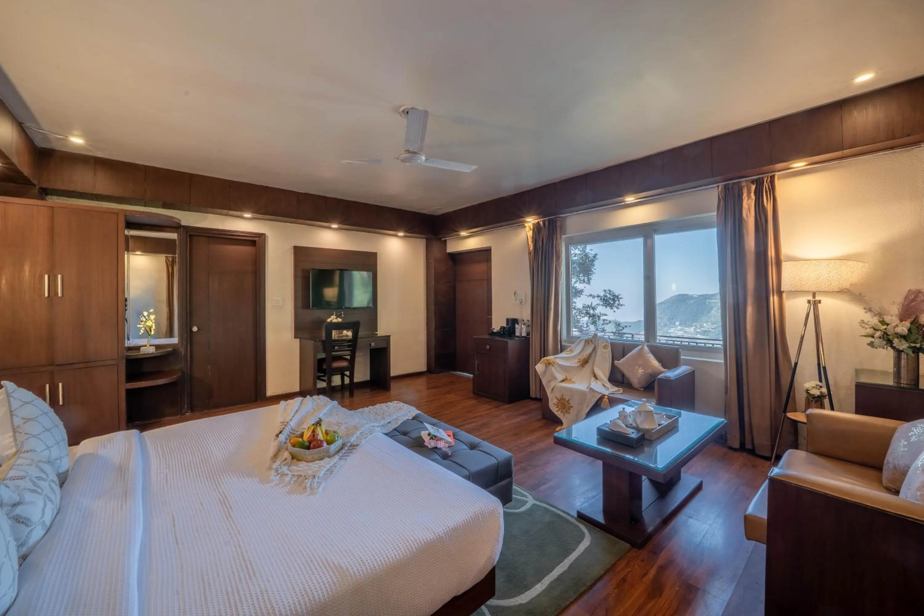 Bed in Perfectstayz Premium The Pride at mall road