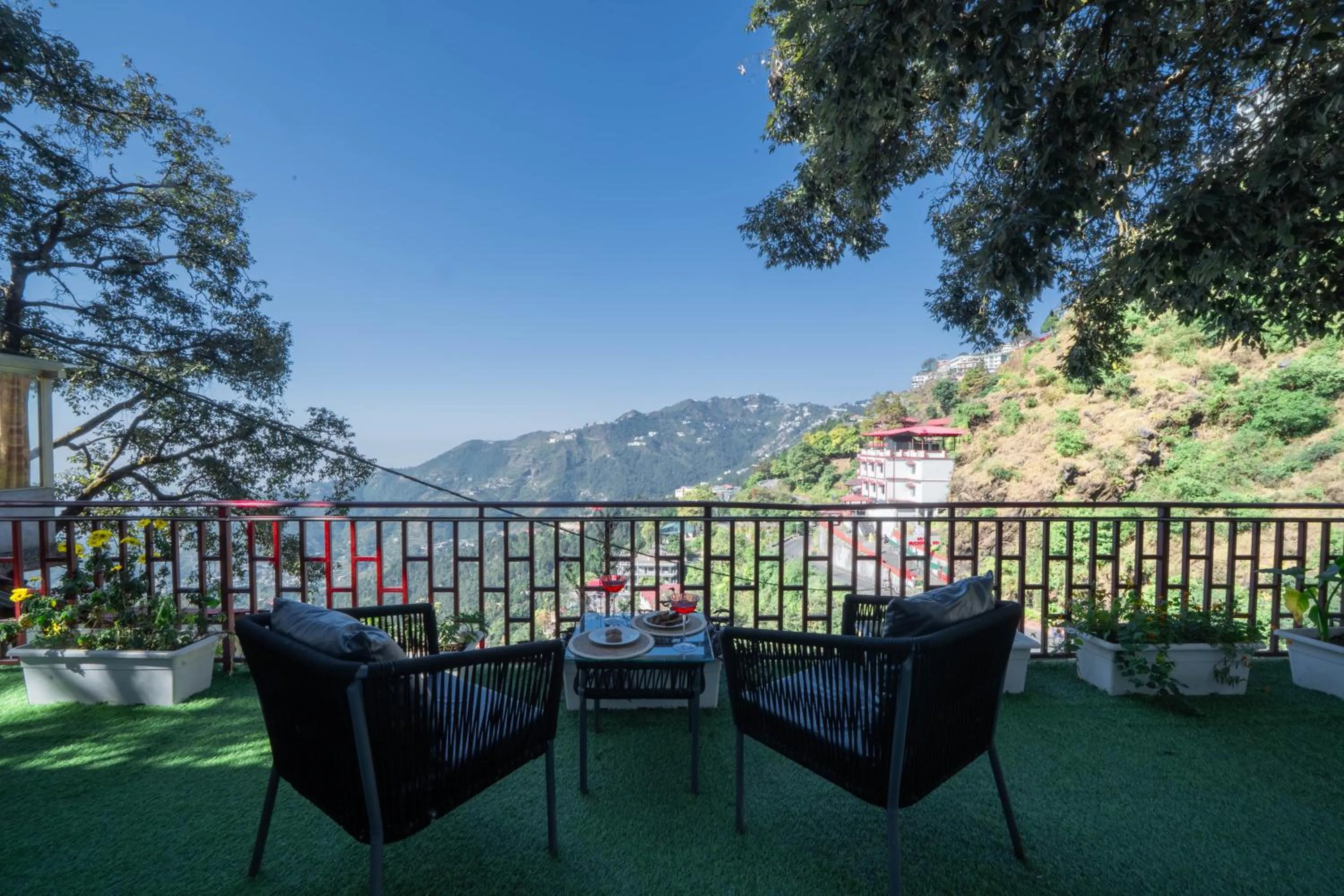 Natural landscape in Perfectstayz Premium The Pride at mall road