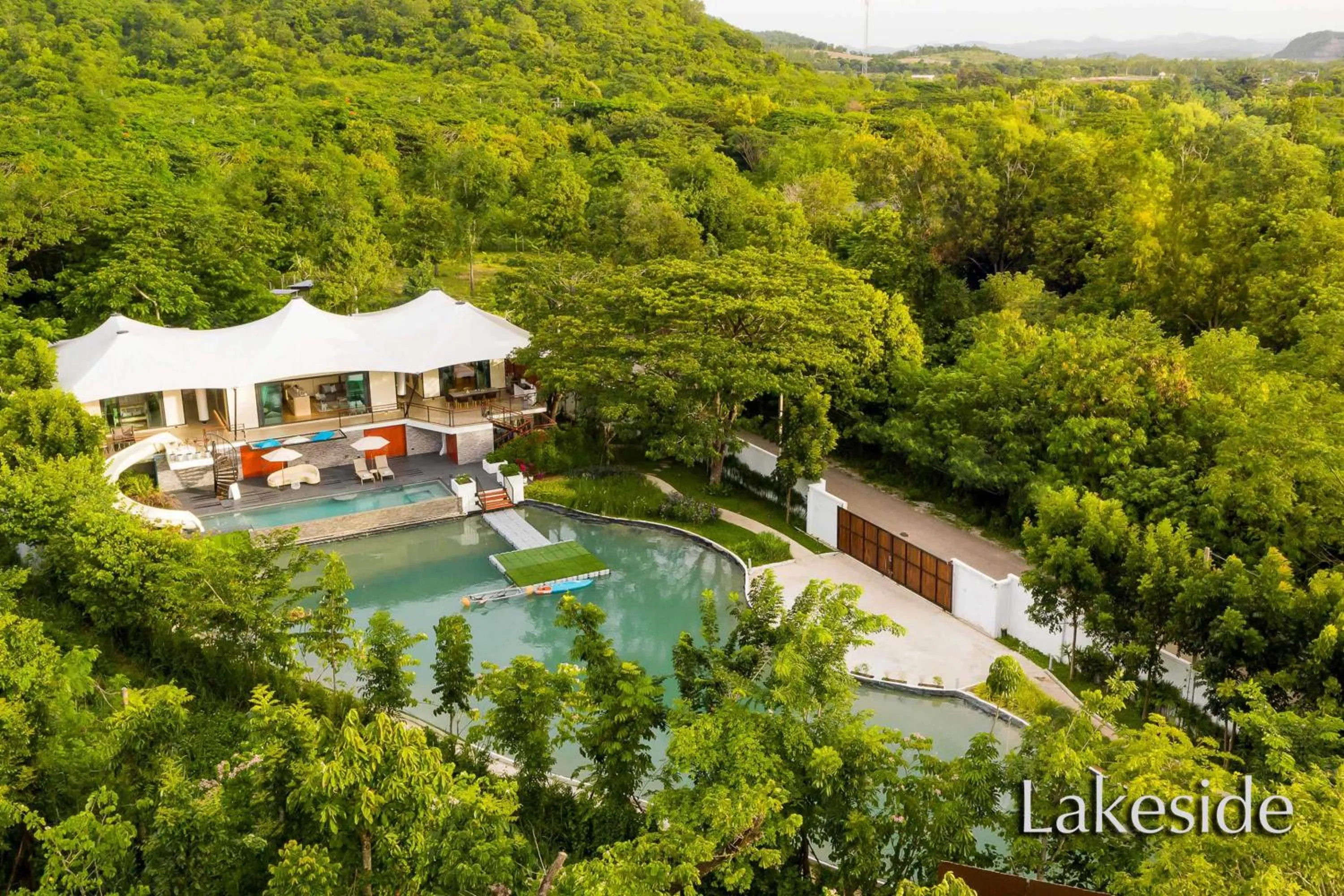 Villa with Private Pool in Te Mata Glamping