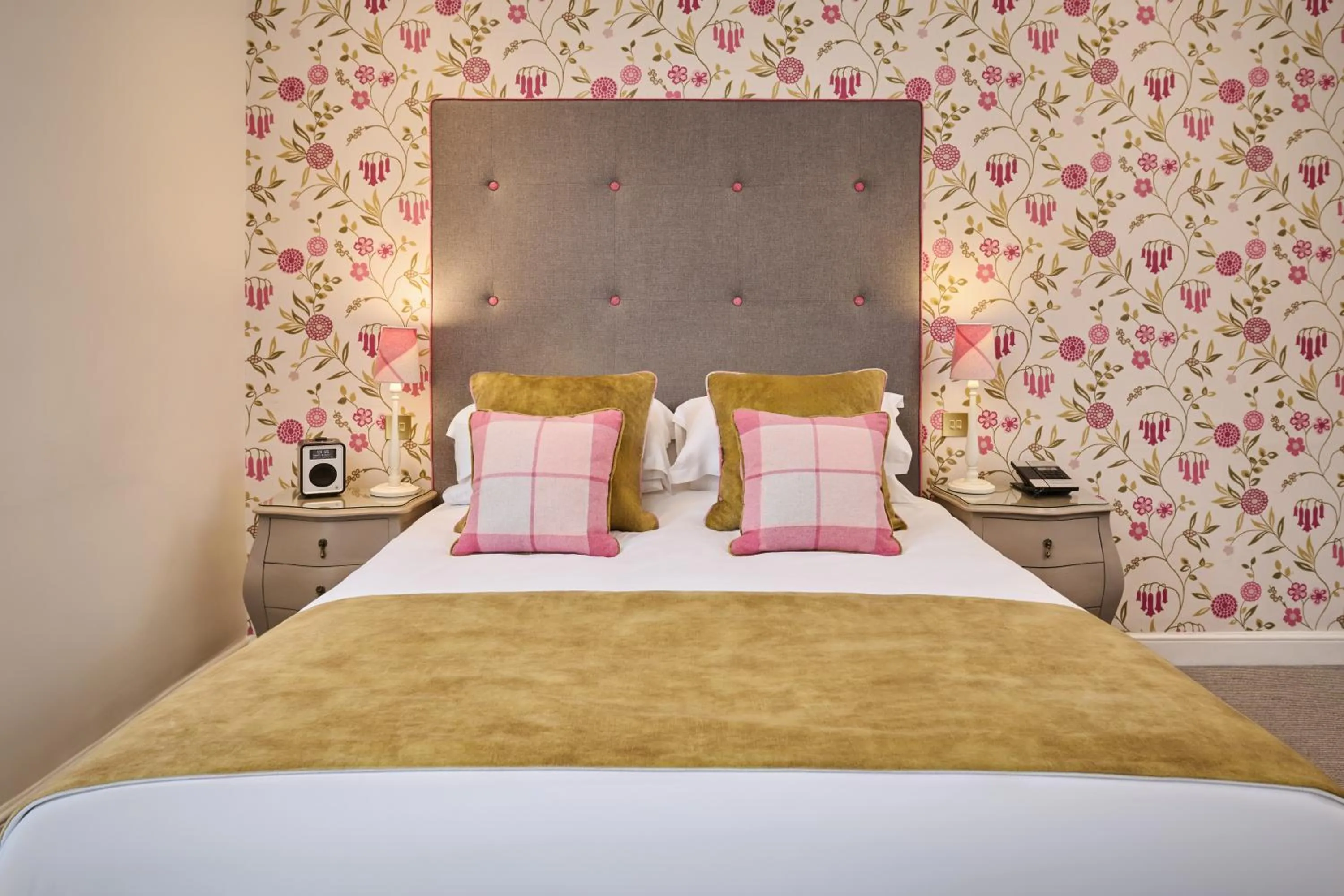 Bedroom, Bed in The Roseate Villa Bath