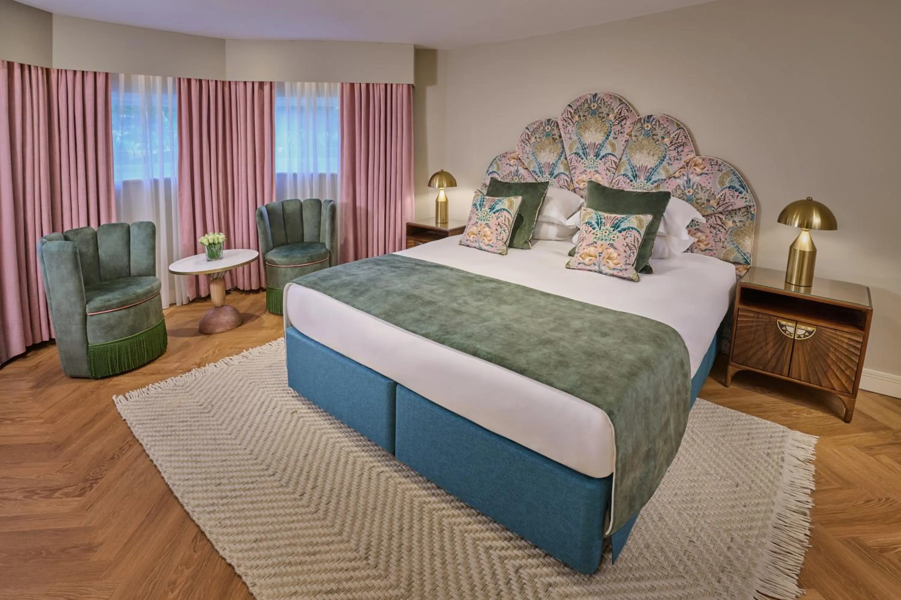 Bed in The Roseate Villa Bath