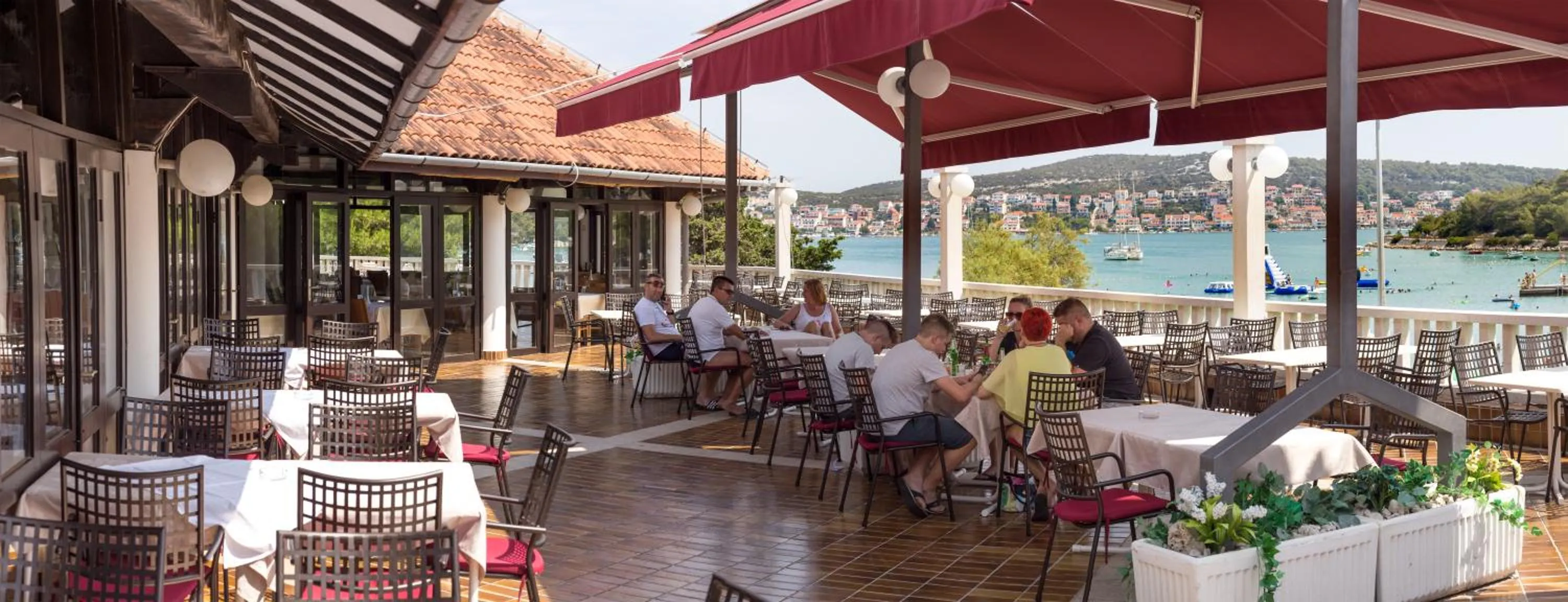 Restaurant/places to eat in Victoria Mobilehome Jezera Village Holiday Resort