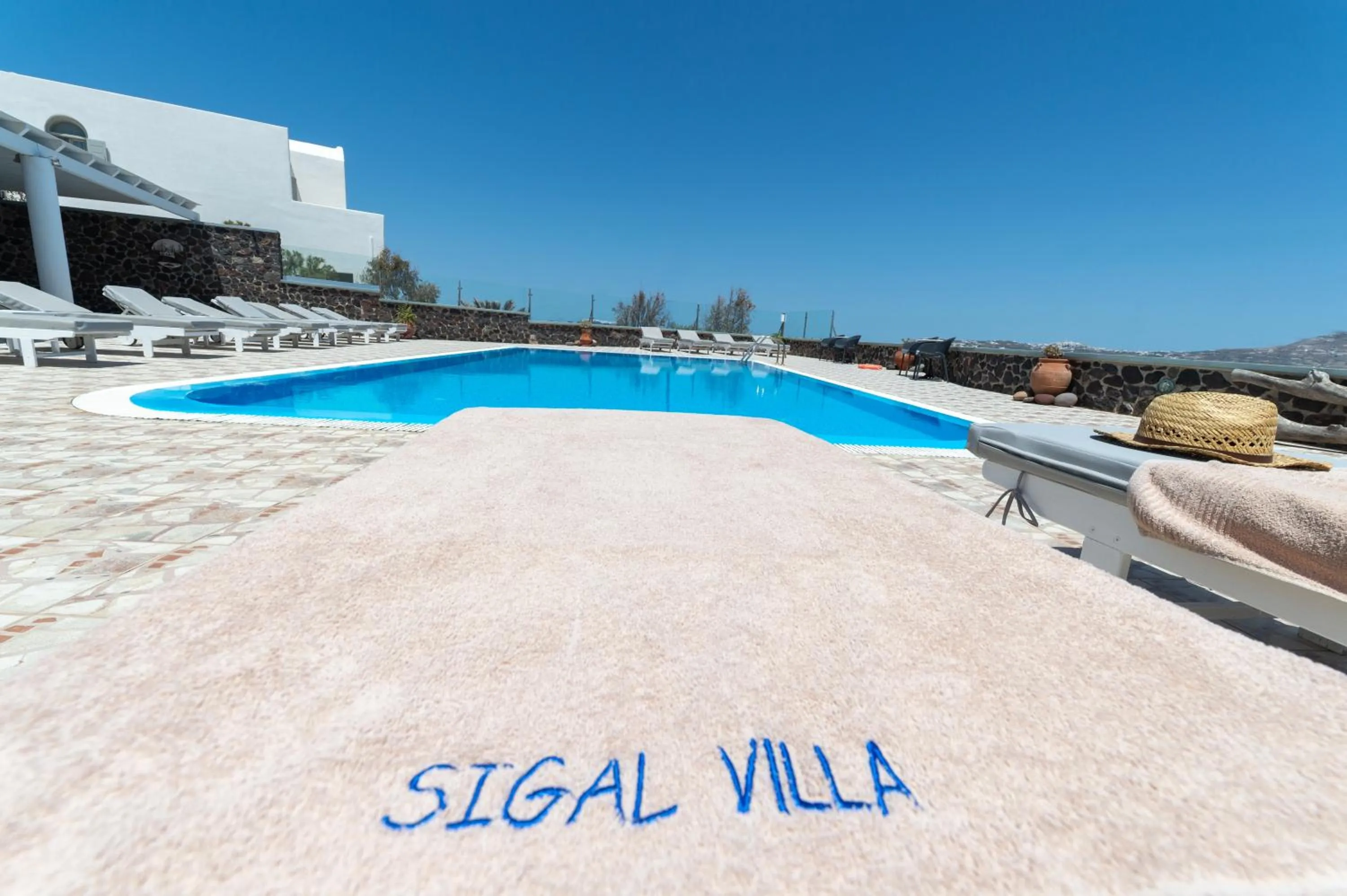 Day in Sigal Villa