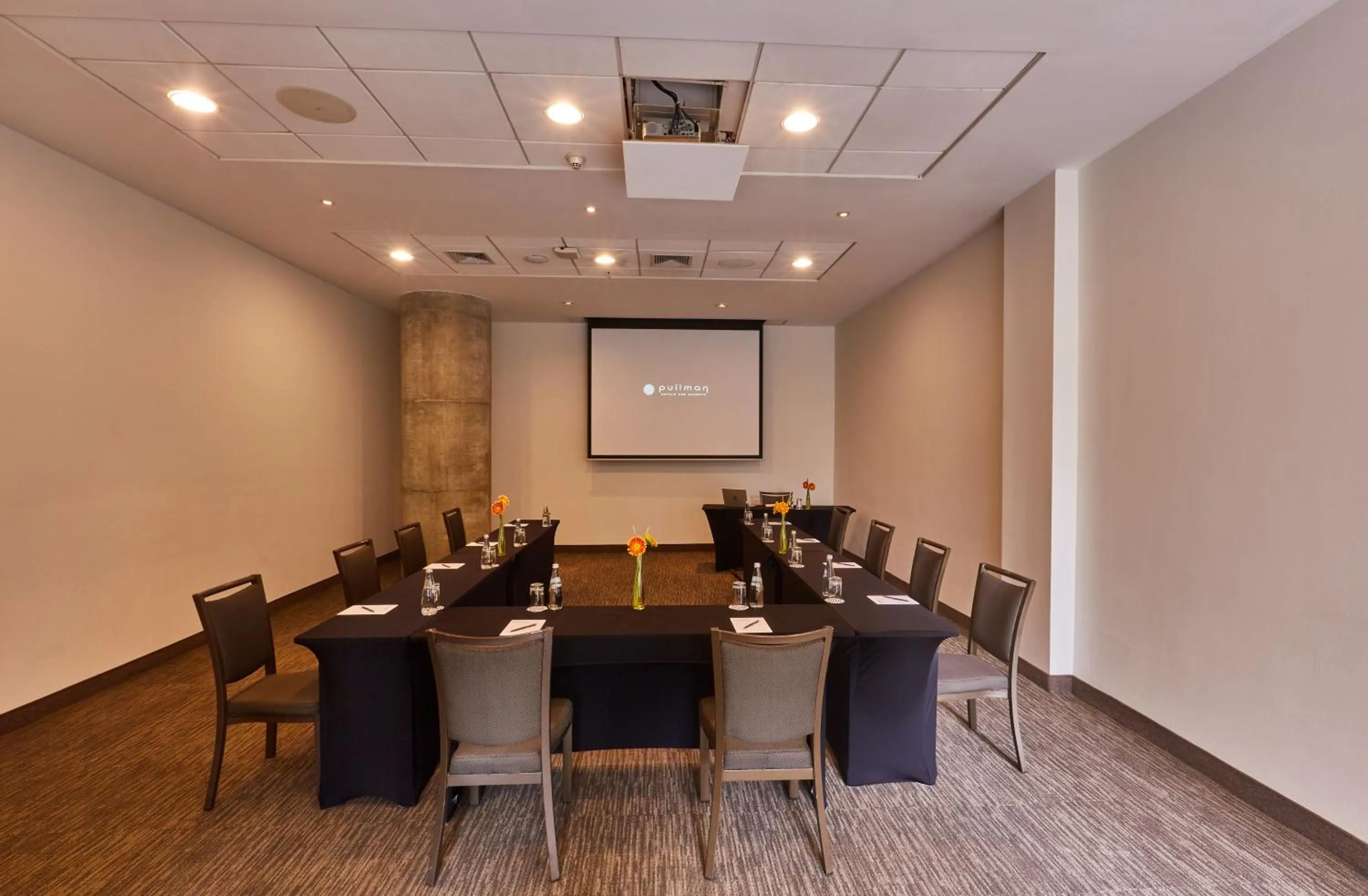 Meeting/conference room in Pullman Lima San Isidro