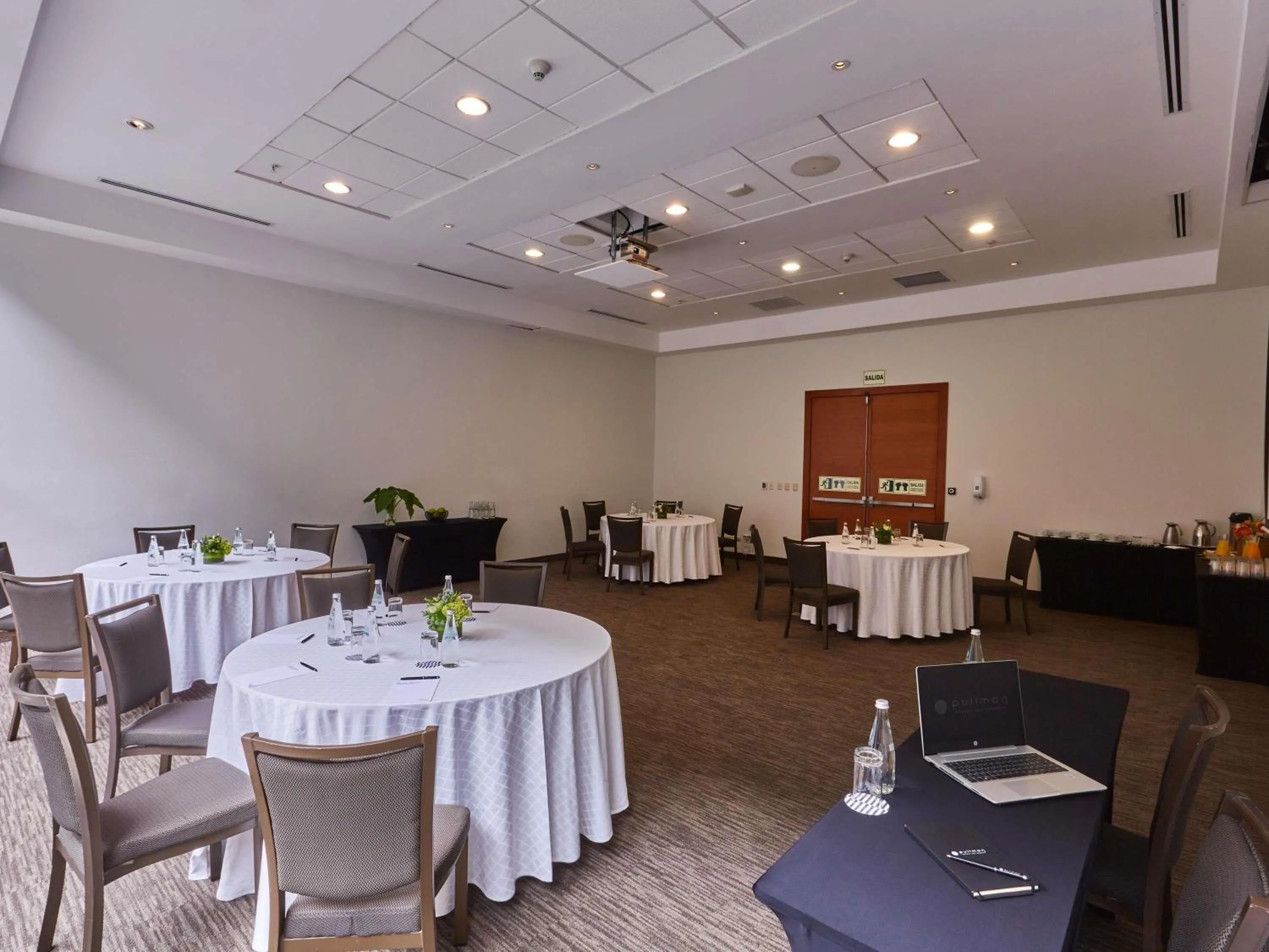 Meeting/conference room in Pullman Lima San Isidro