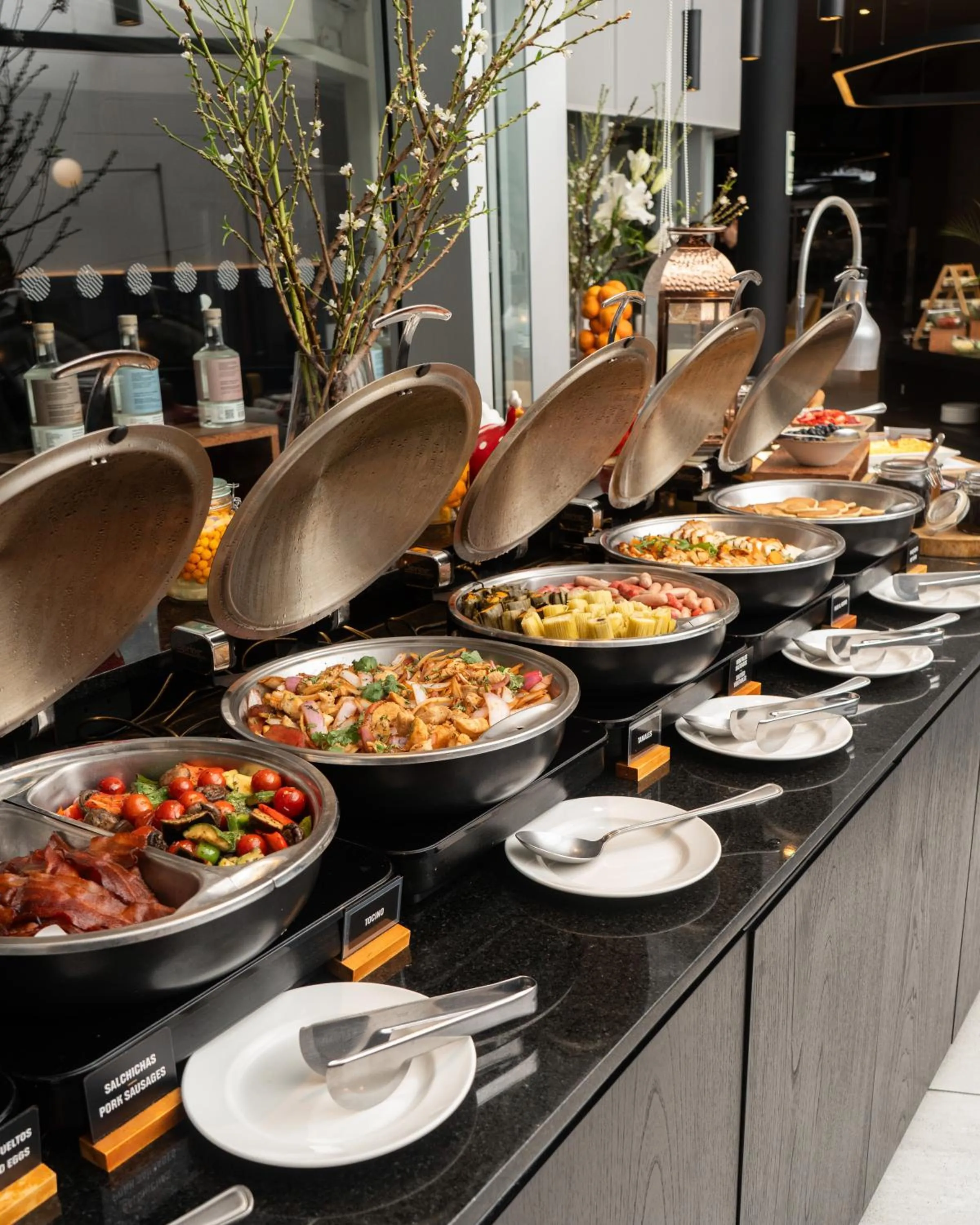 Food in Pullman Lima San Isidro