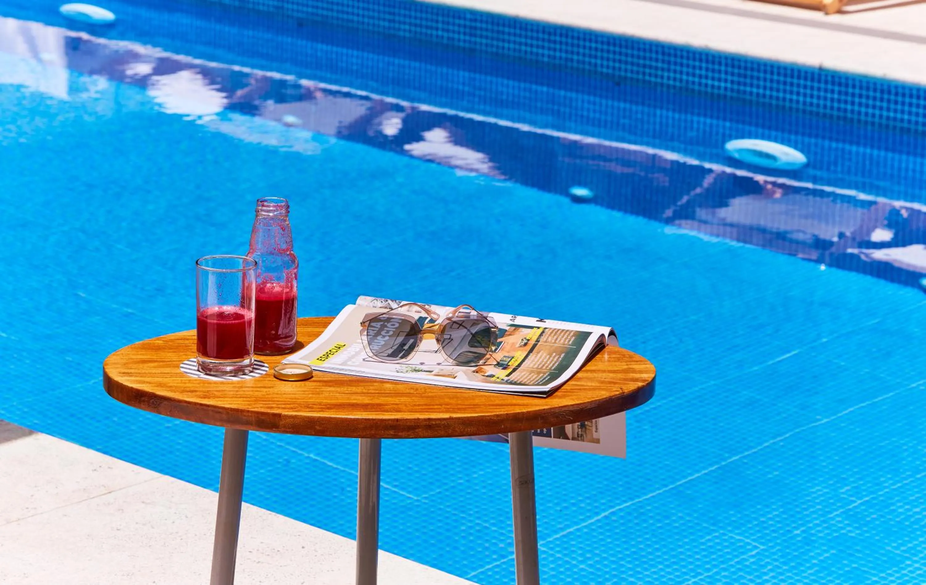 Swimming pool in Pullman Lima San Isidro