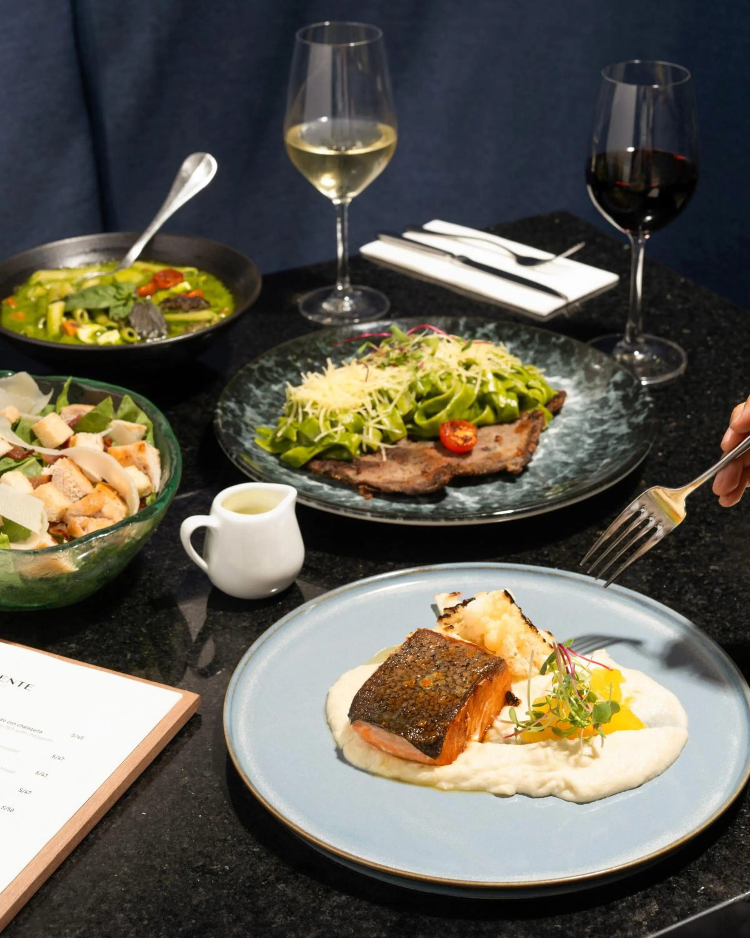 Food and drinks in Pullman Lima San Isidro