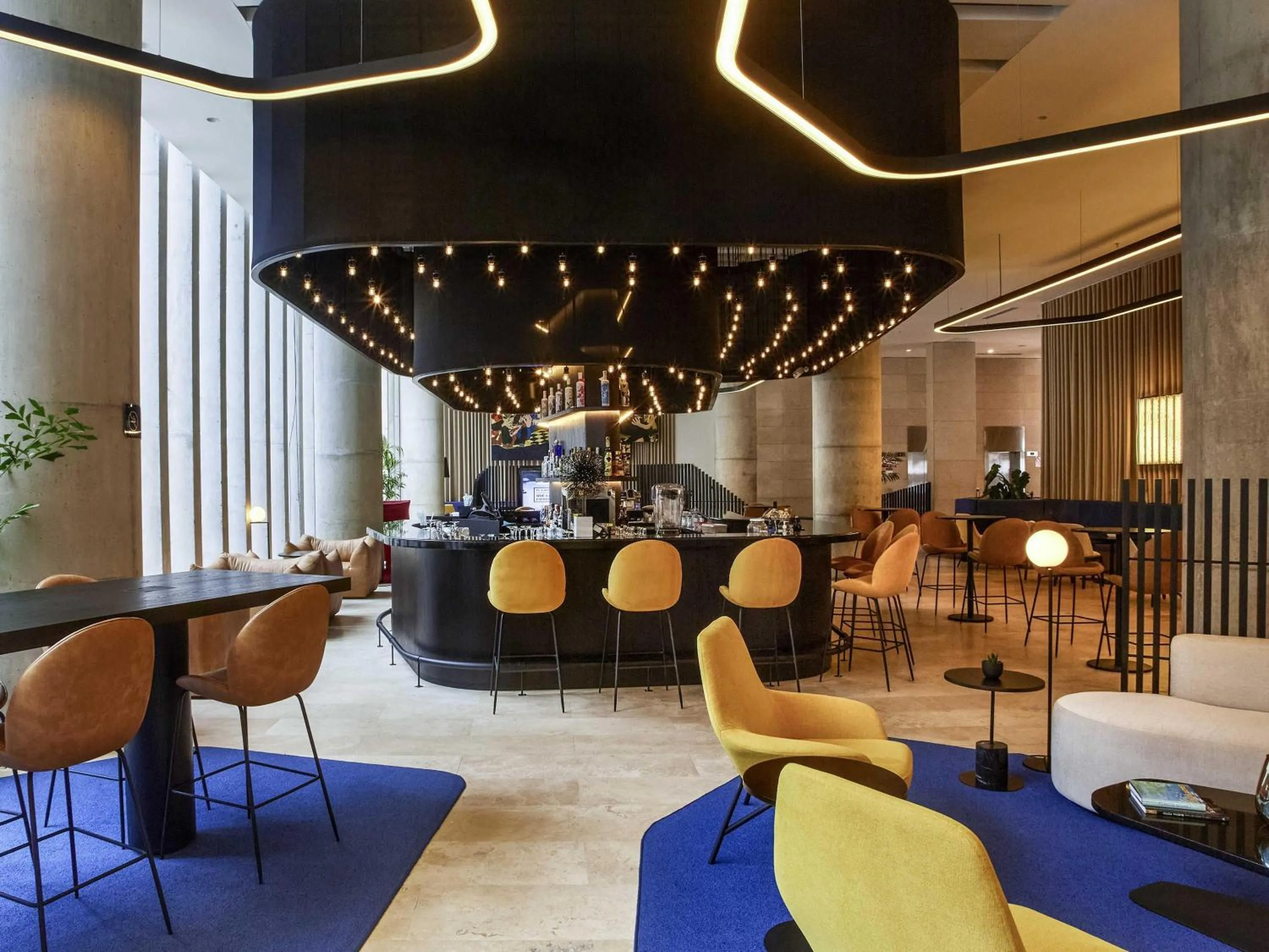 Lounge or bar in Pullman Lima San Isidro