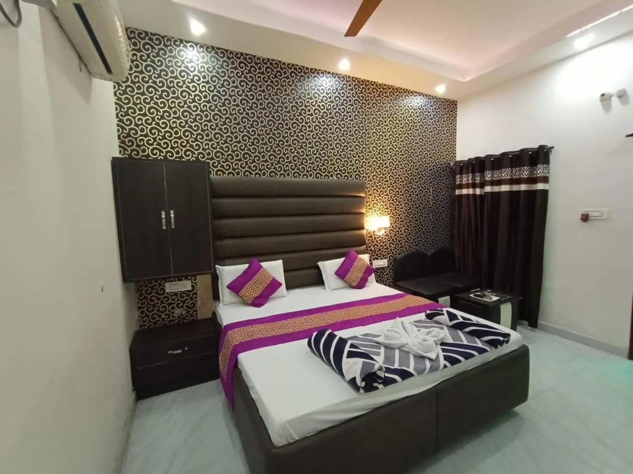 Bed in Hotel Jai Surya