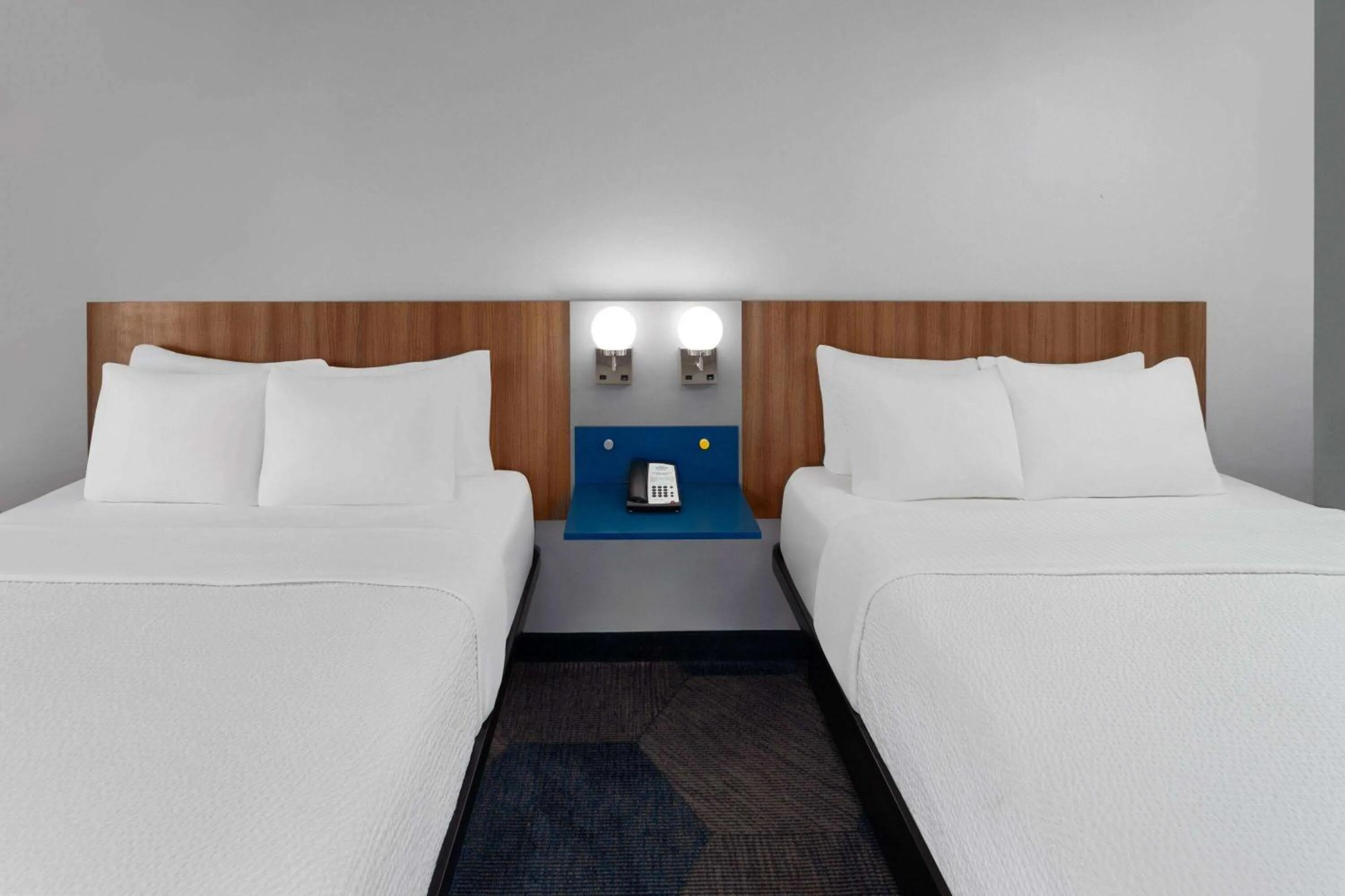 Photo of the whole room, Bed in Microtel Inn by Wyndham Janesville