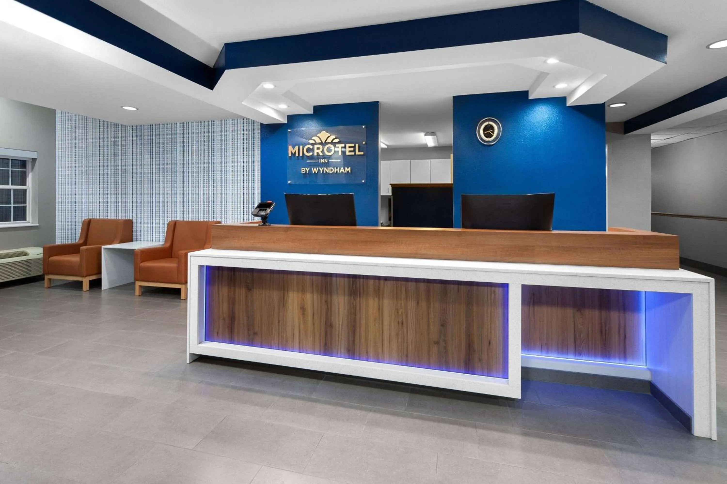 Lobby or reception in Microtel Inn by Wyndham Janesville