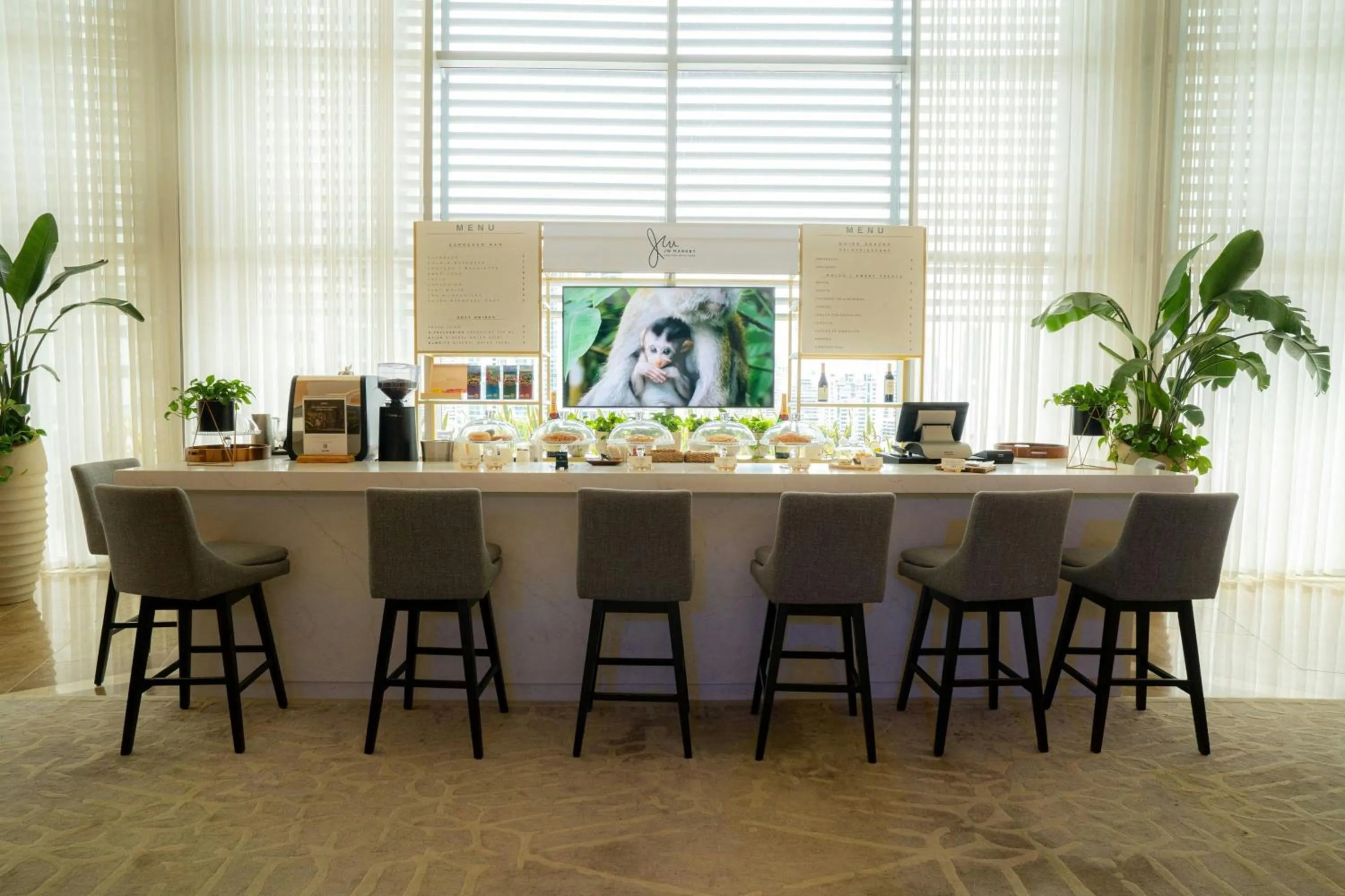 Restaurant/places to eat in JW Marriott Panama