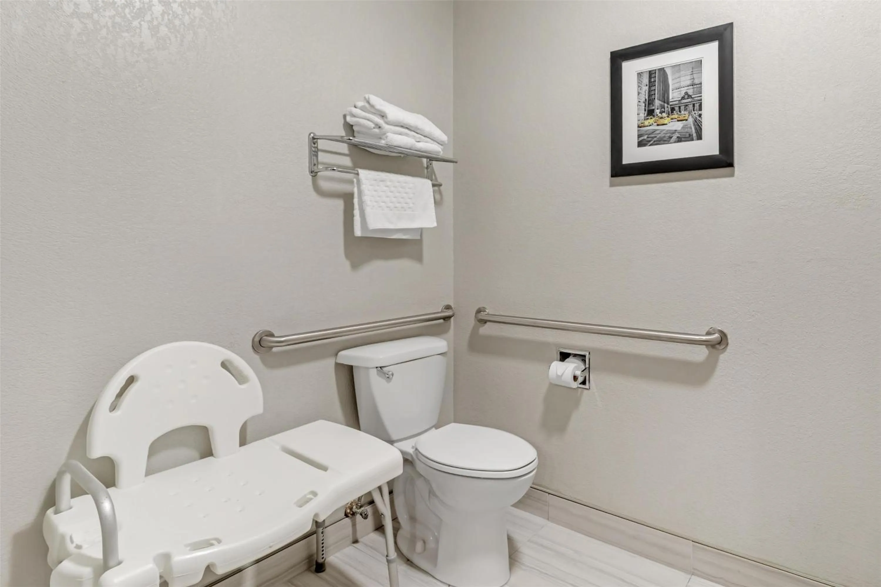 Bathroom in Best Western Knoxville Airport / Alcoa, TN