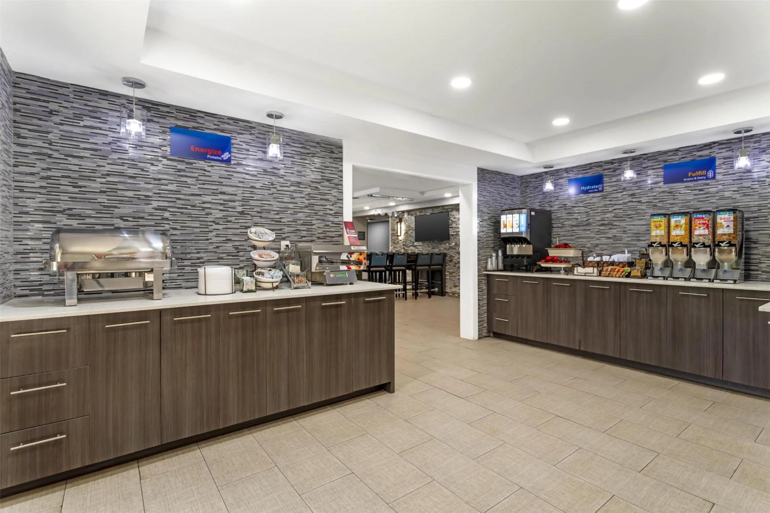 Breakfast in Best Western Knoxville Airport / Alcoa, TN