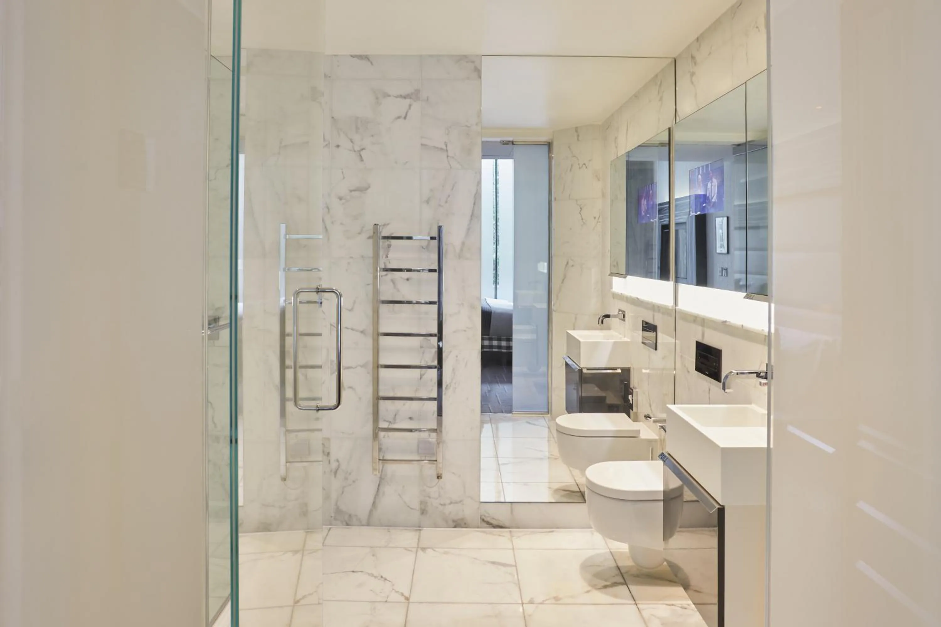 Bathroom in Eccleston Square Hotel