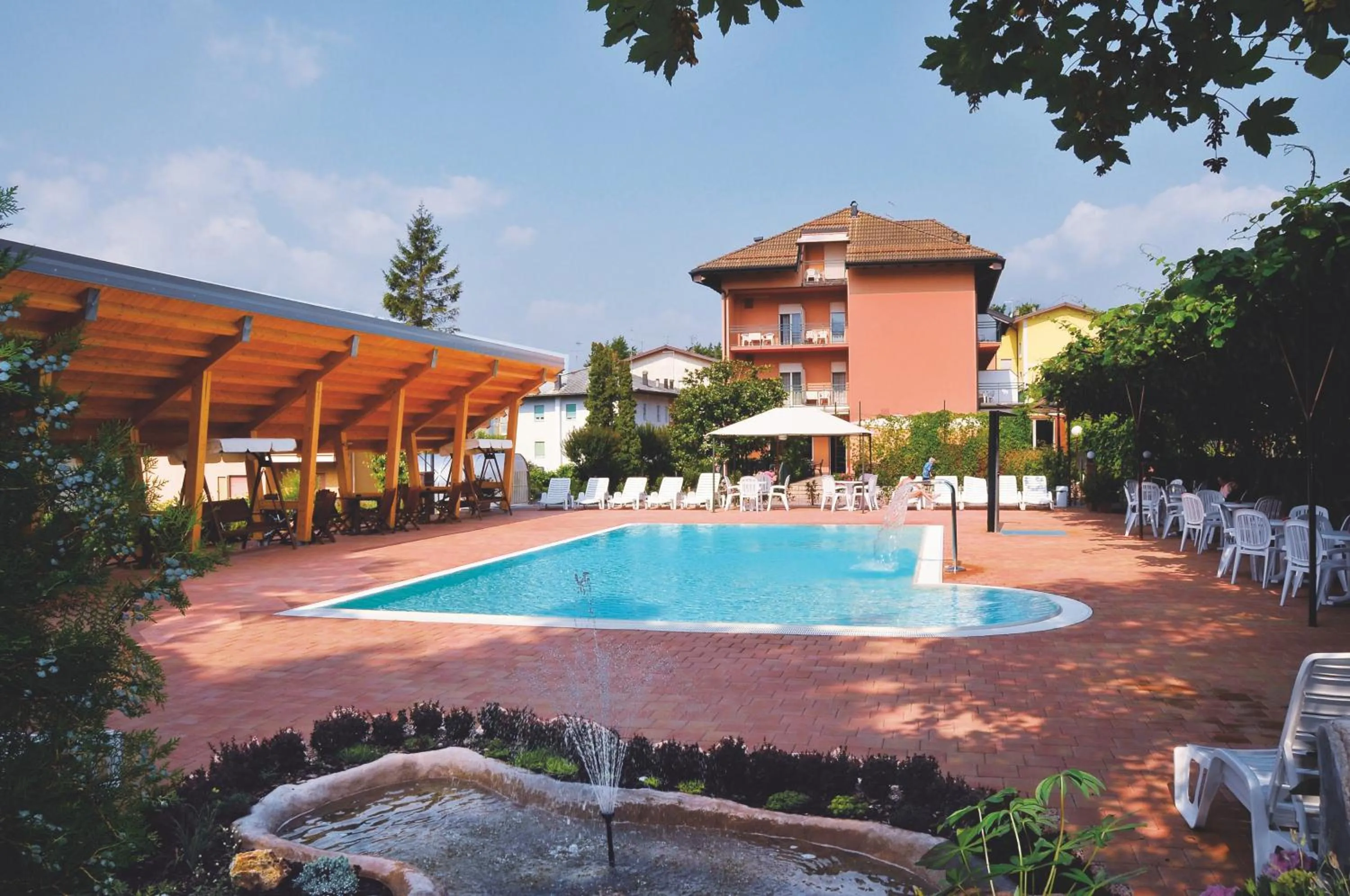 Swimming pool in Villa Flora