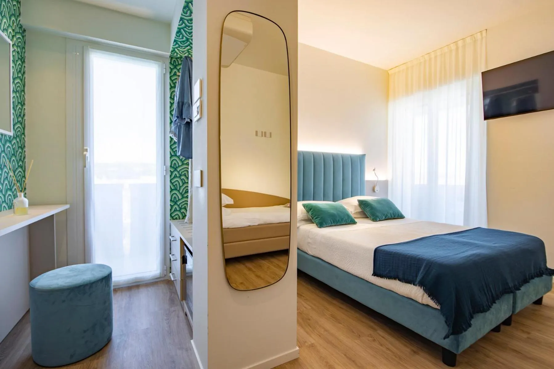 UNA HOTELS Imperial Beach Hotel