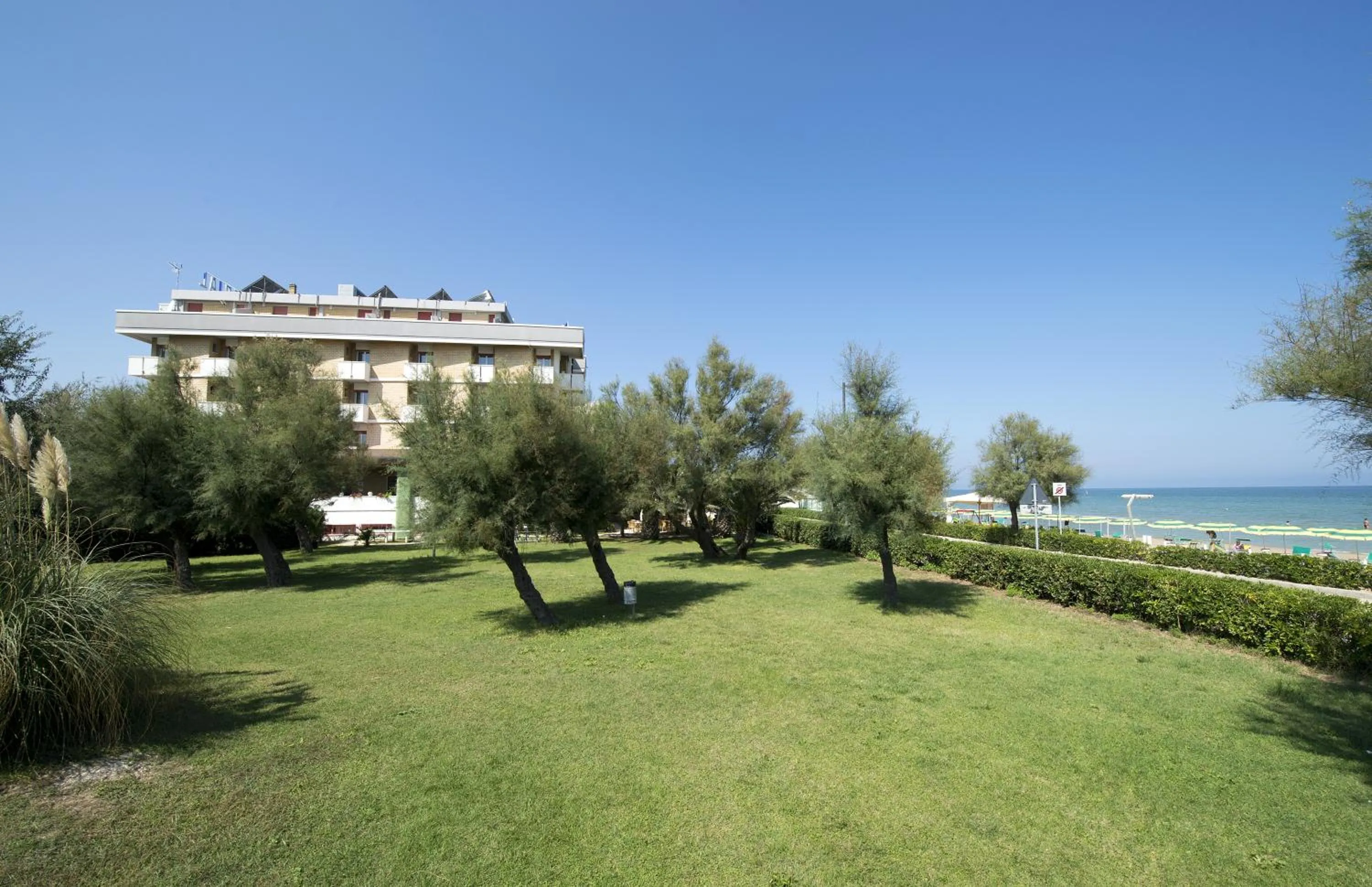 Facade/entrance in UNA HOTELS Imperial Beach Hotel