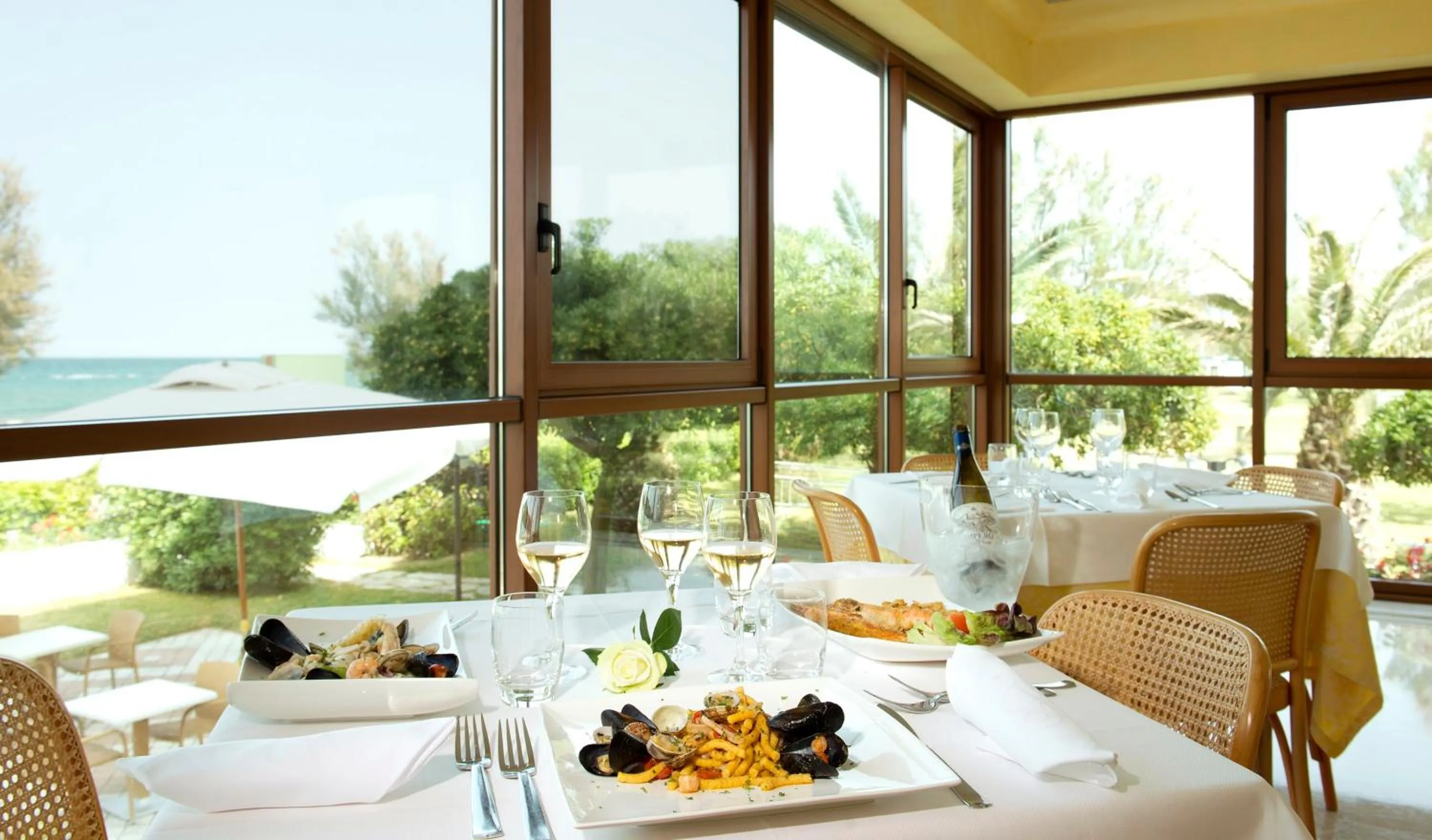 Restaurant/places to eat in UNA HOTELS Imperial Beach Hotel